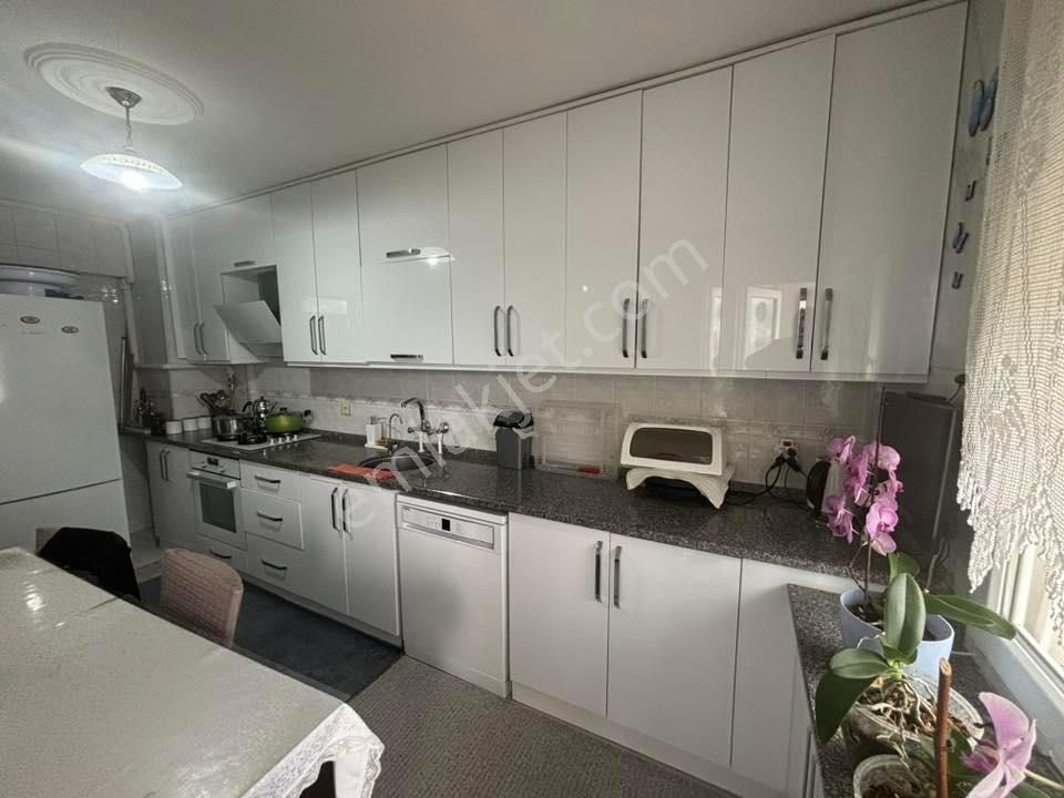 Tc Emlaktan Satılık Doğalgazlı Bakımlı Daire