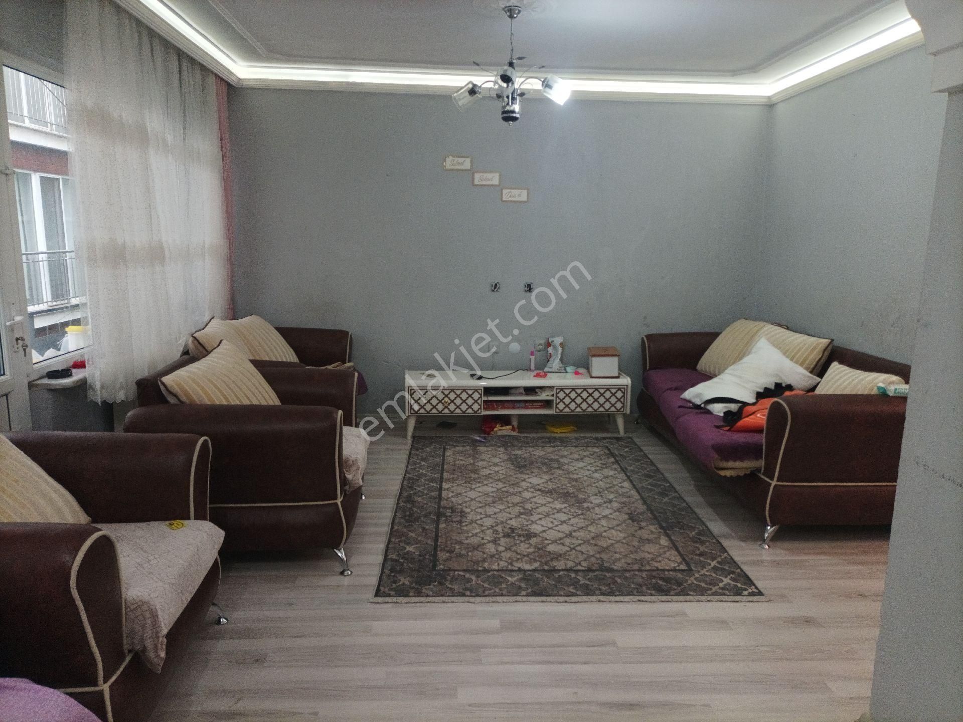 Barış Emlak'tan İpekçilik'te 2+1 Daire.