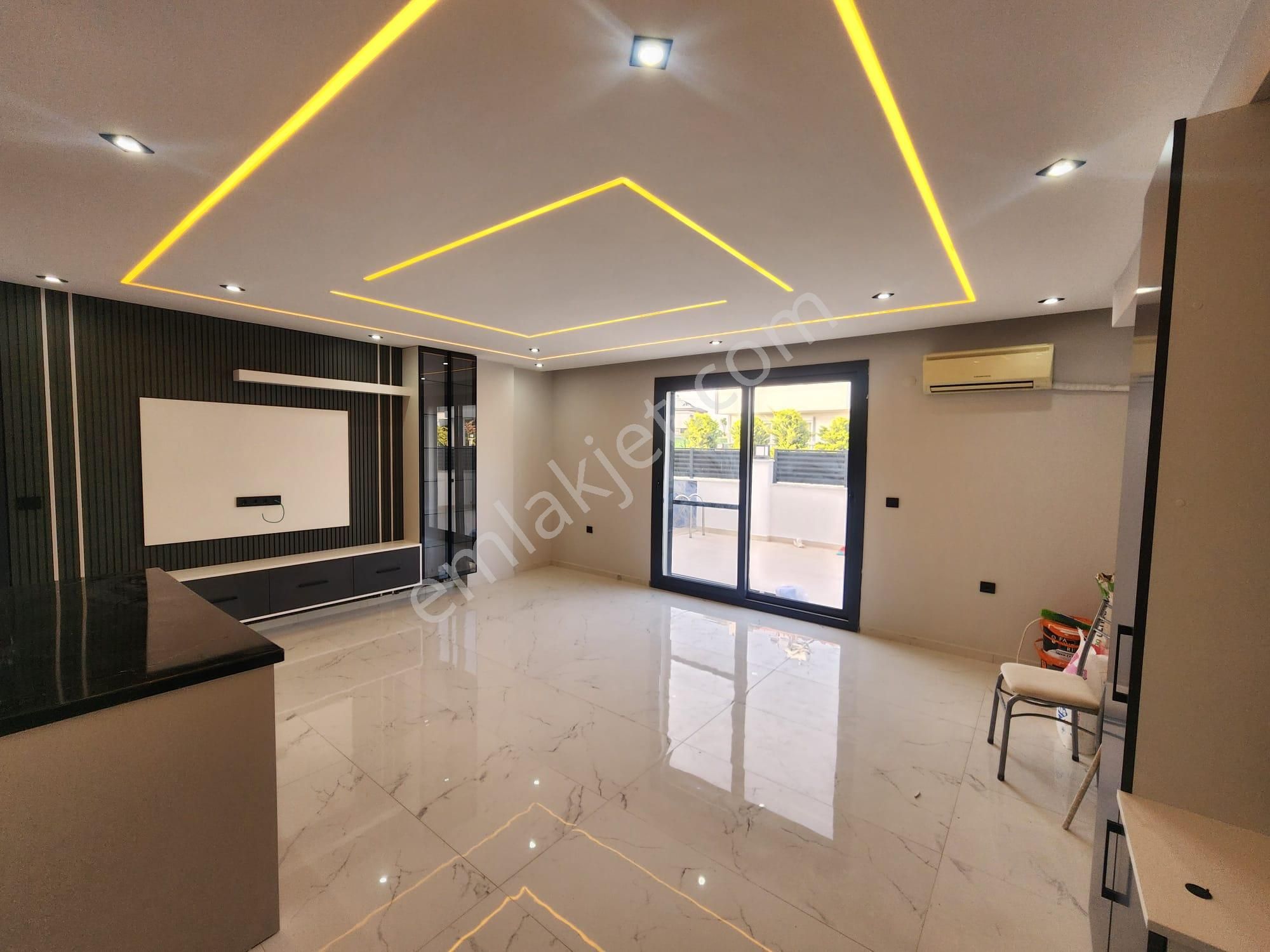 3+1 Hisar Mahallesinde 3+1 Ayrı Mutfak Villa