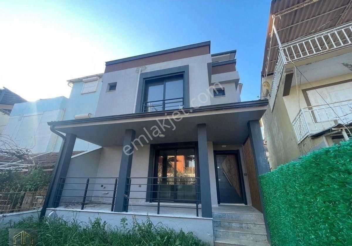 İzmir Seferihisar Doğanbey De Satılık 3+1 Villa Denize 350 Metre
