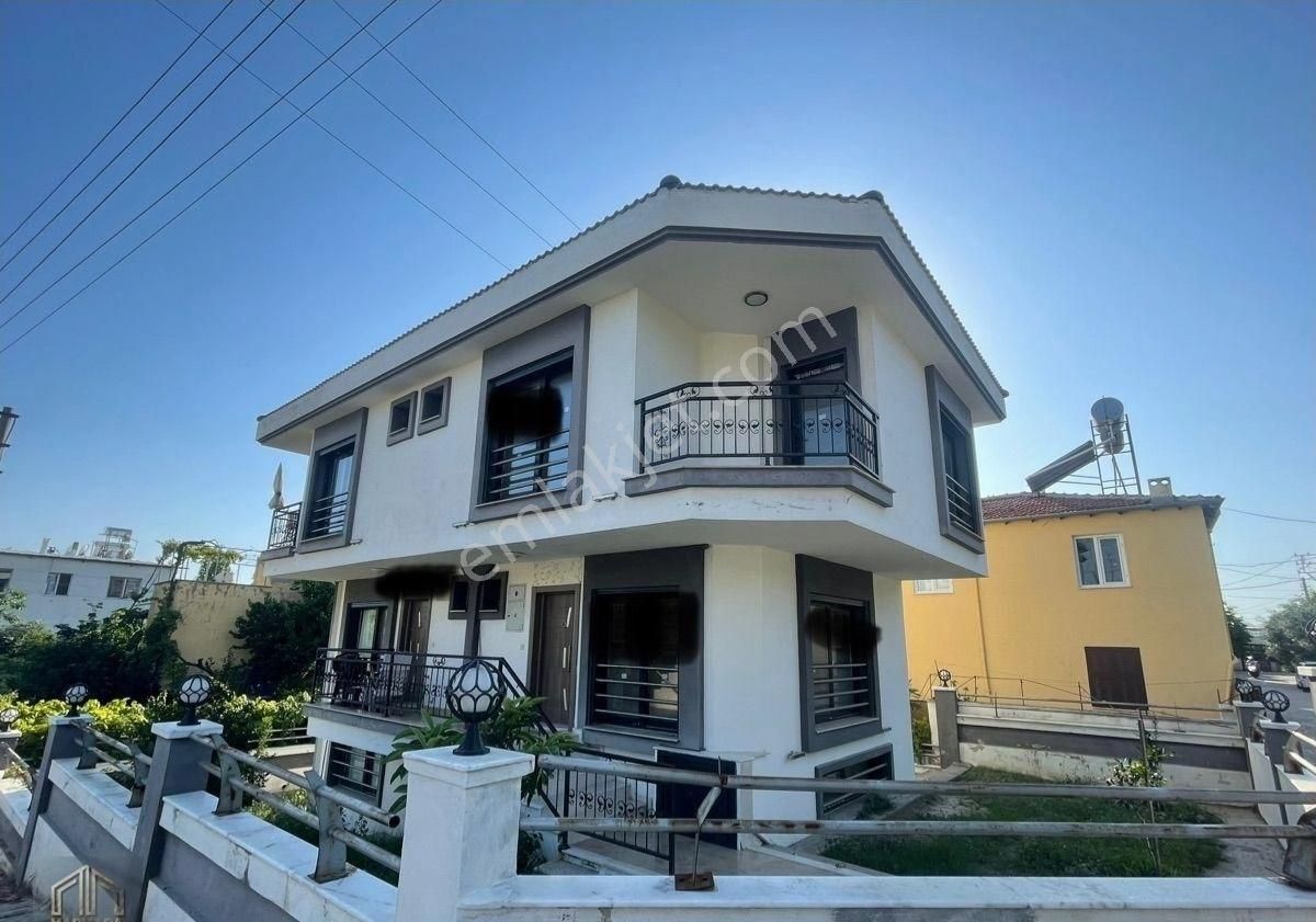 İzmir Seferihisar Ürkmez Merkez De Satılık 3+1 Yazlık Villa