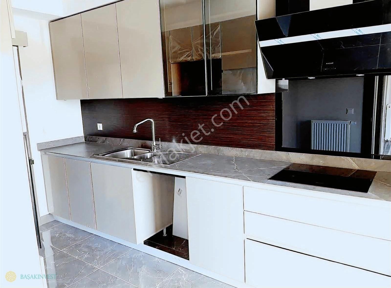 İstanbul Başakşehir Park Mavera 3 Sitesi Satılık 2+1 Daire