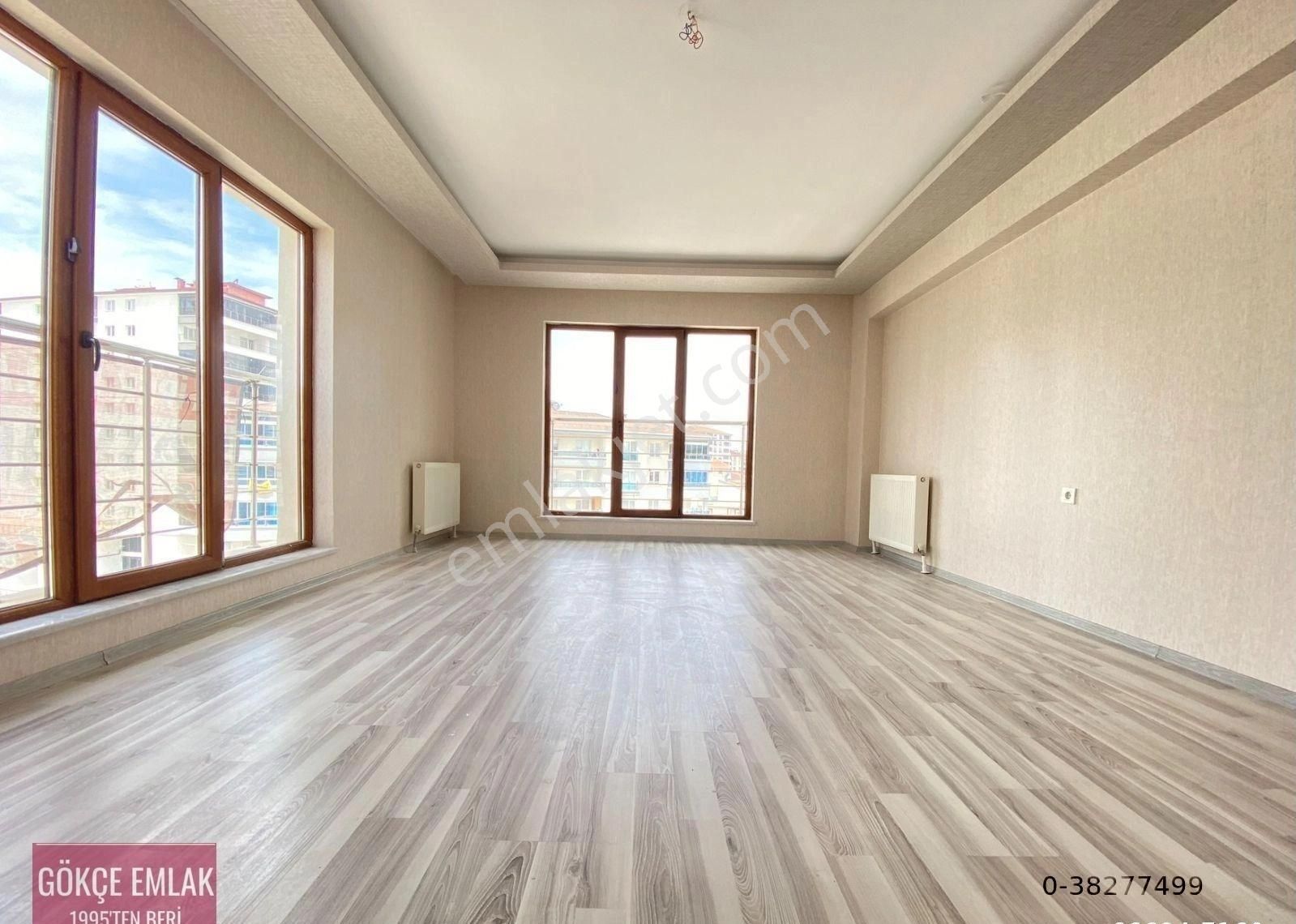 Gökçe Emlak'tan Sarayda Sitede Ultralüx Yapıda Geniş Satılık 3+1 Daire