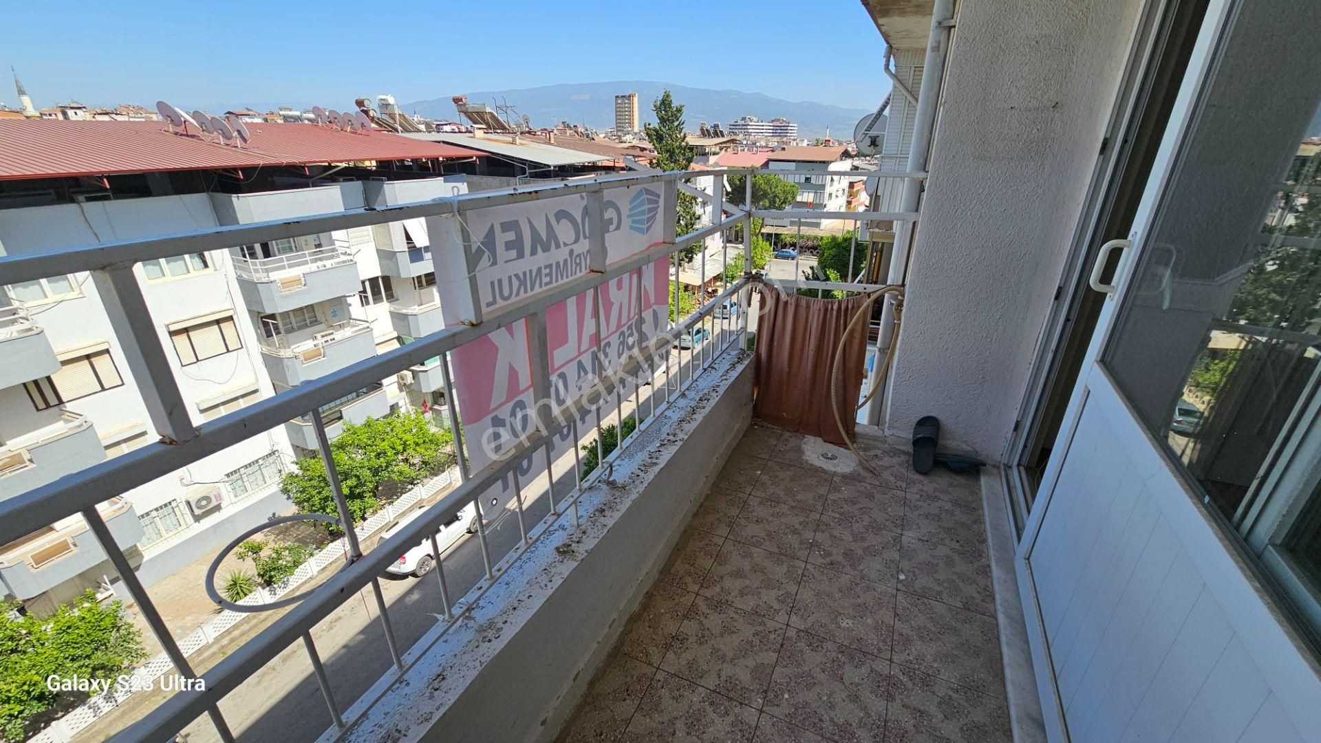 Göçmen Gayrimenkul'den Çarşı Merkeze Yakın 3+1 Kiralık Daire