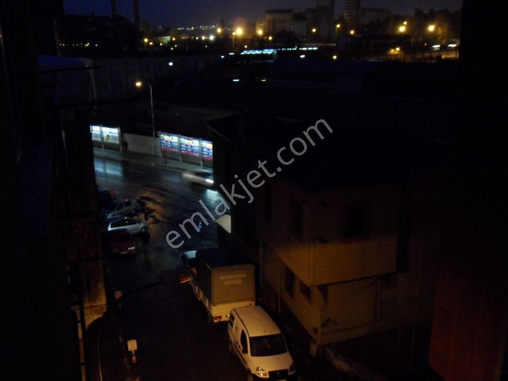 Kadıköy'de Rıhtıma,metroya Çok Yakın 2+1 Kombili,klimalı,eşyalı Daire.