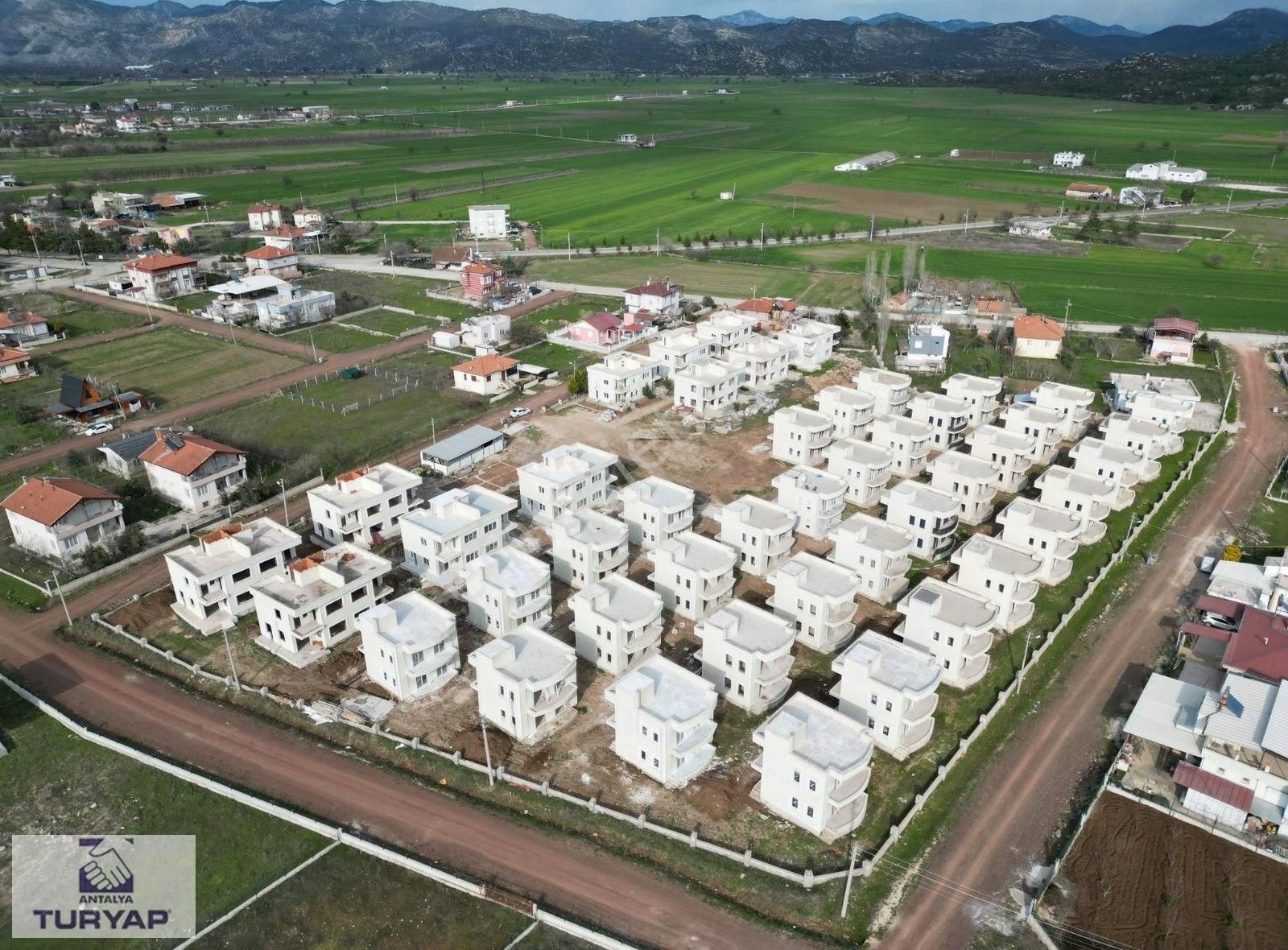 Antalya Döşemealtı Bademağacı Satılık %50 Si Bitmiş 2+1 Villa