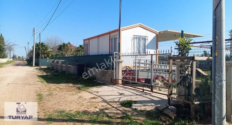 Döşemealtı Bahçeyaka'da 445 M2 İmarlı Arsa + Prefabrik Ev