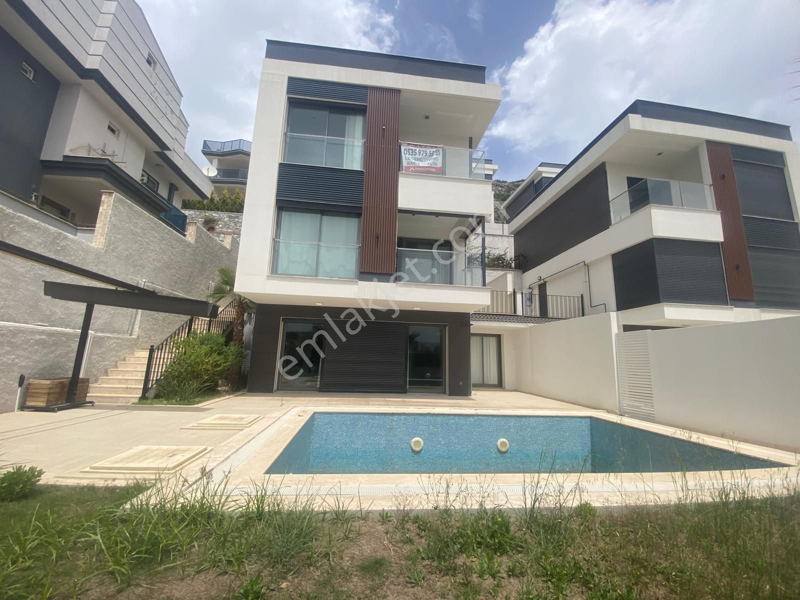 Özel Havuzlu Full Eşyalı 3+2 Villa