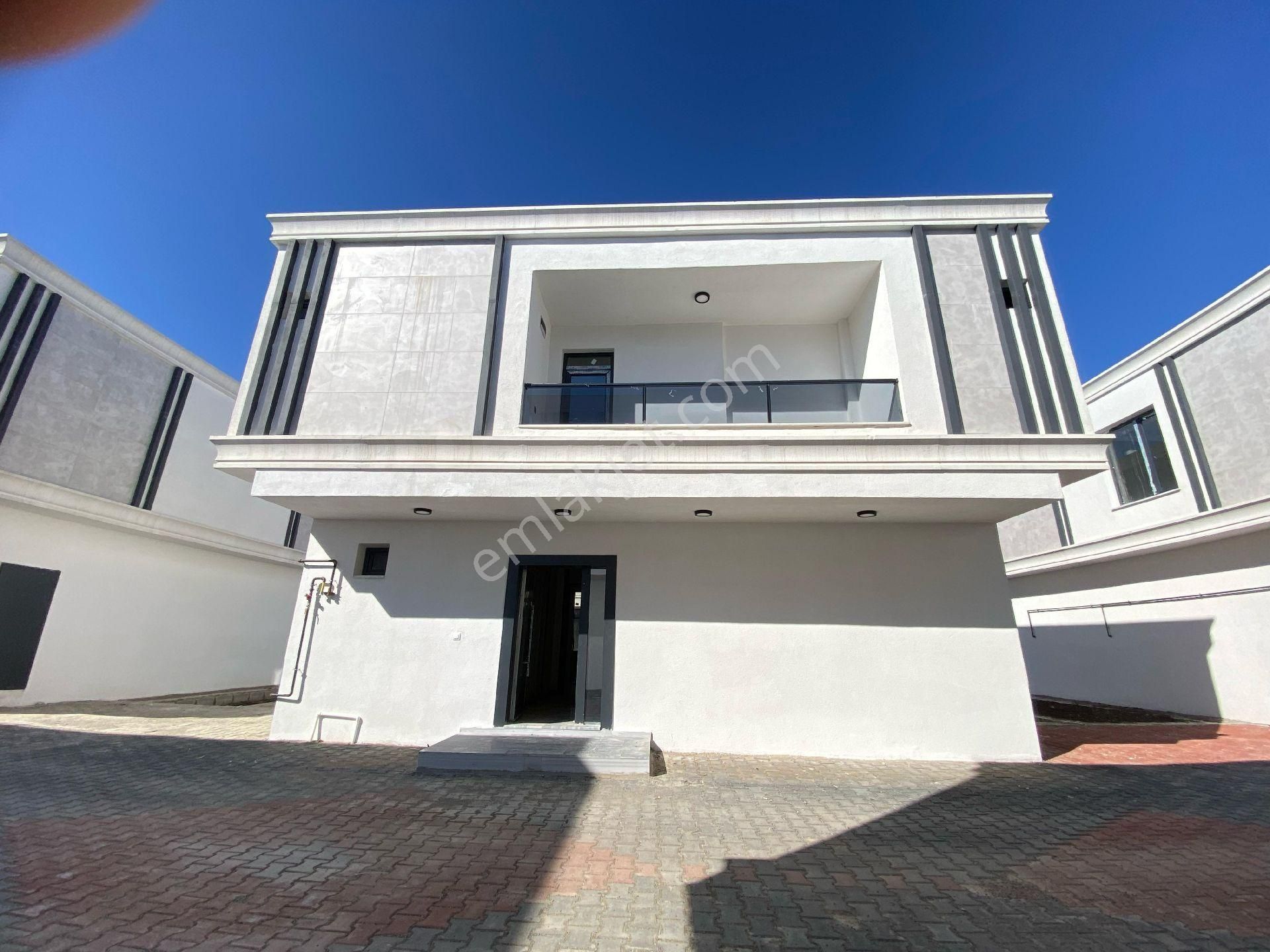 Özay Villalar Da Satılık 3,5+1 İki Katlı Villa