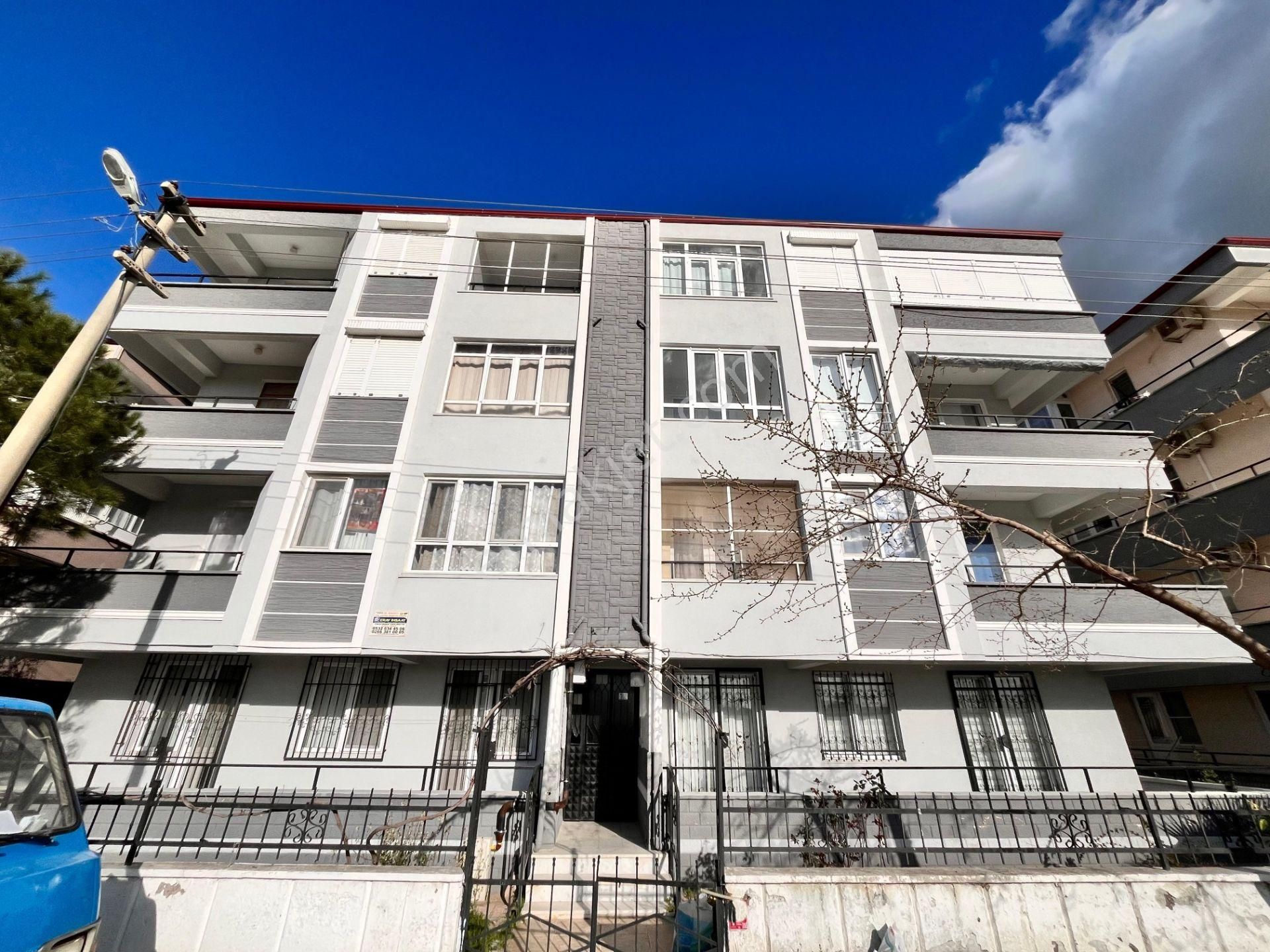 Parstan Altınkumda Denize Yakın Geniş Ve Kullanışlı 2+1 Daire