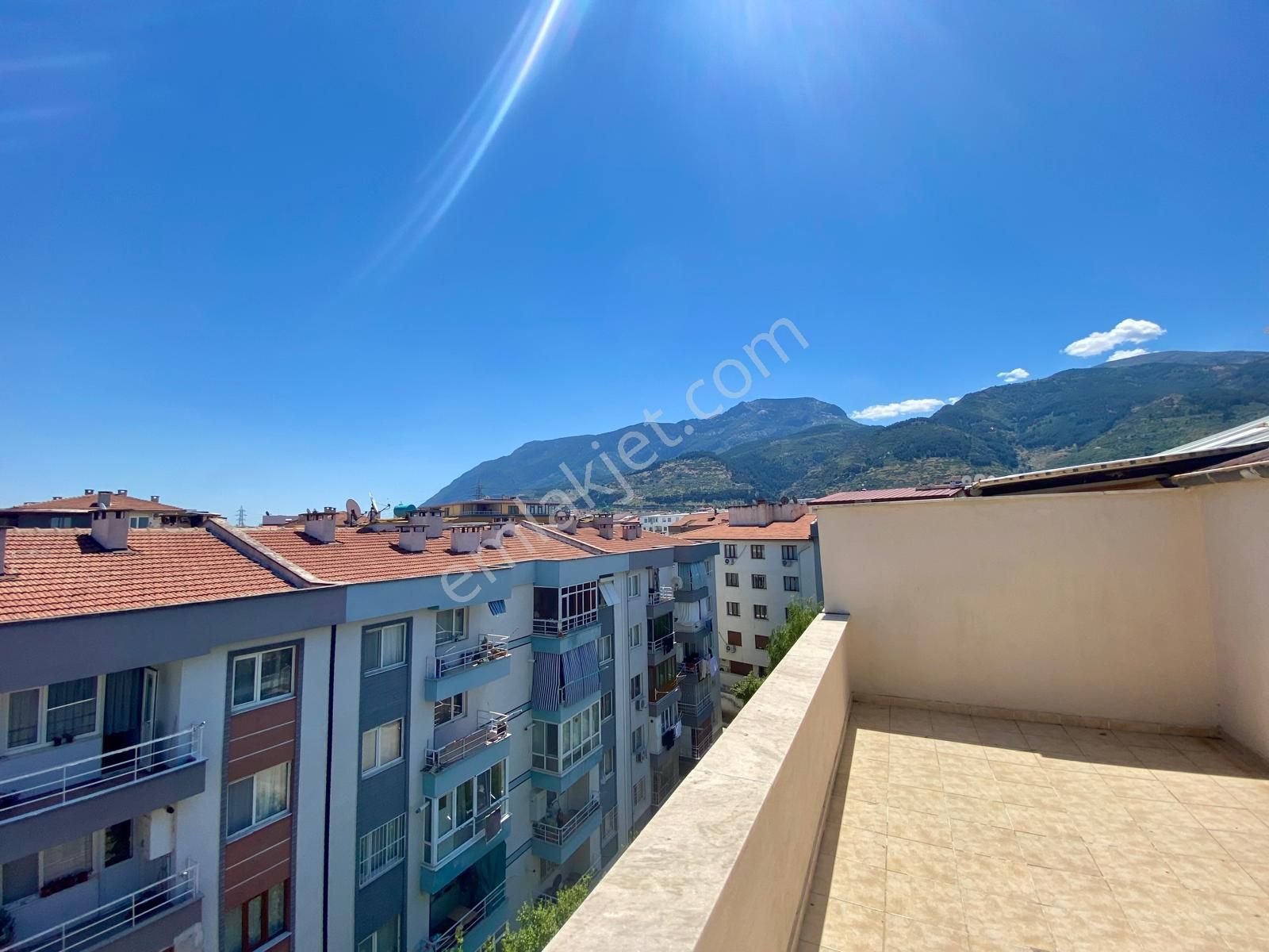 Atbiner Emlaktan Manisa Yunusemre Yeni Mahalle 5+1 220m2 Asansörlü 14 Yıllık Full Özellikli Dublex