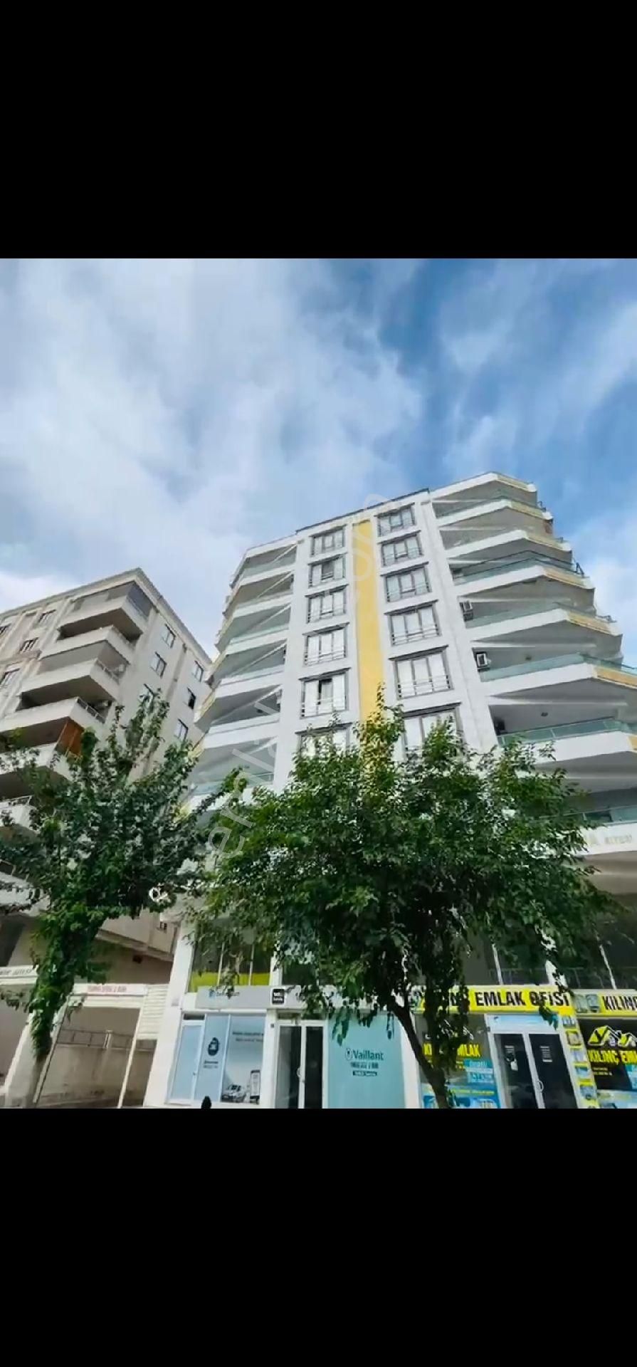 Öz Birlik Emlaktan Satılık 3+1 Daire Son Kat 175 M² Karşıyakada
