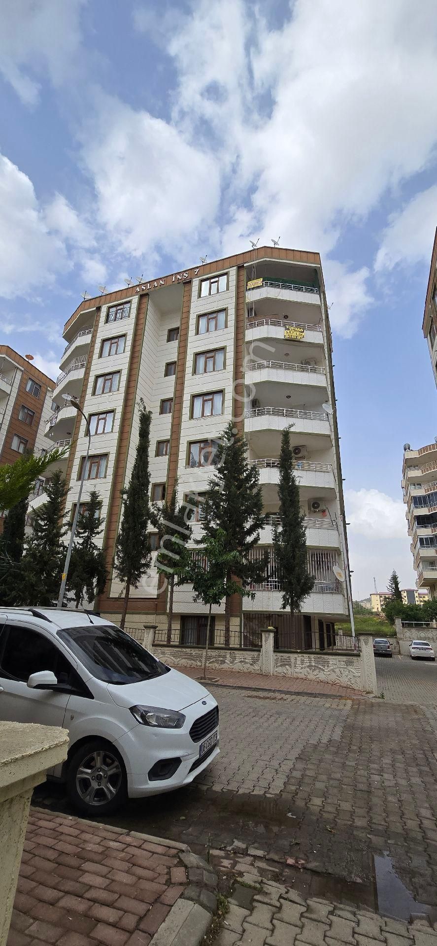 Berat Arpacık Gayrimenkul'dan Atakent'e Satılık 3+1 Daire