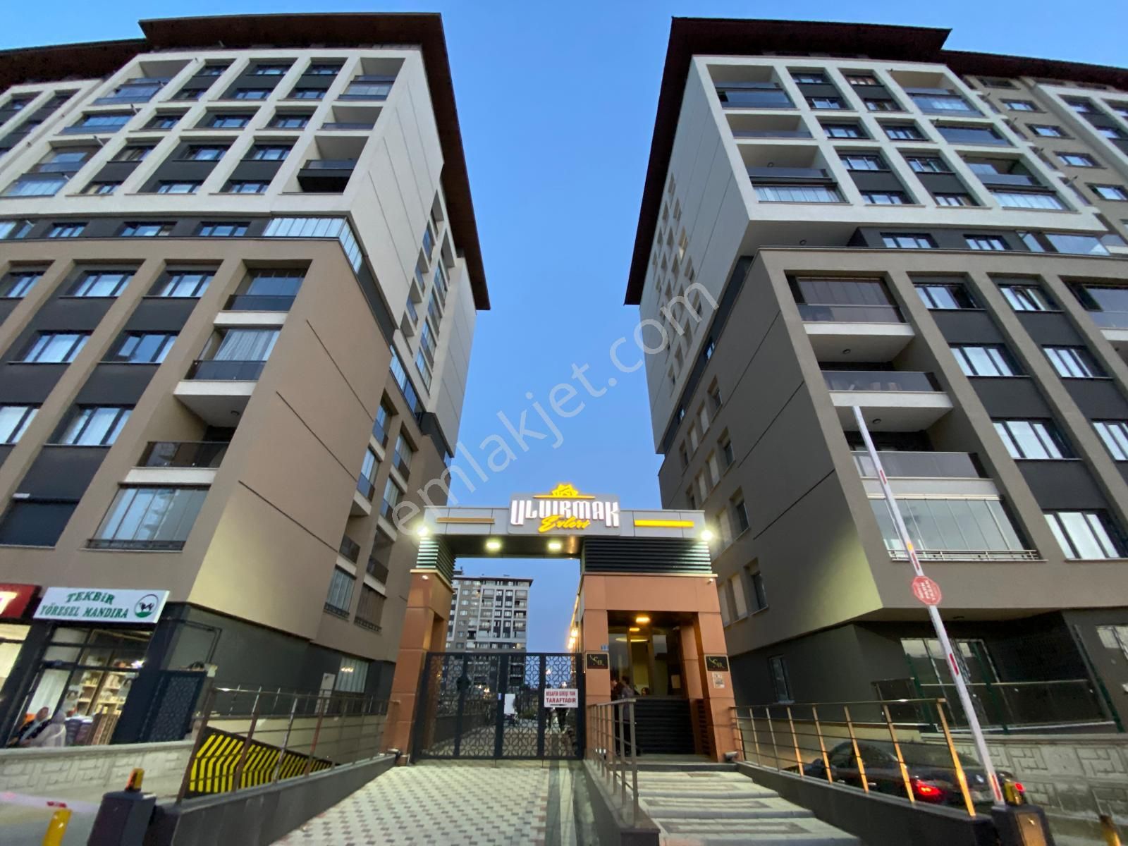 Bölgenin En Prestijli Lüks Sitesinde Uluırmak Evlerinde Satılık 3+1 Daire