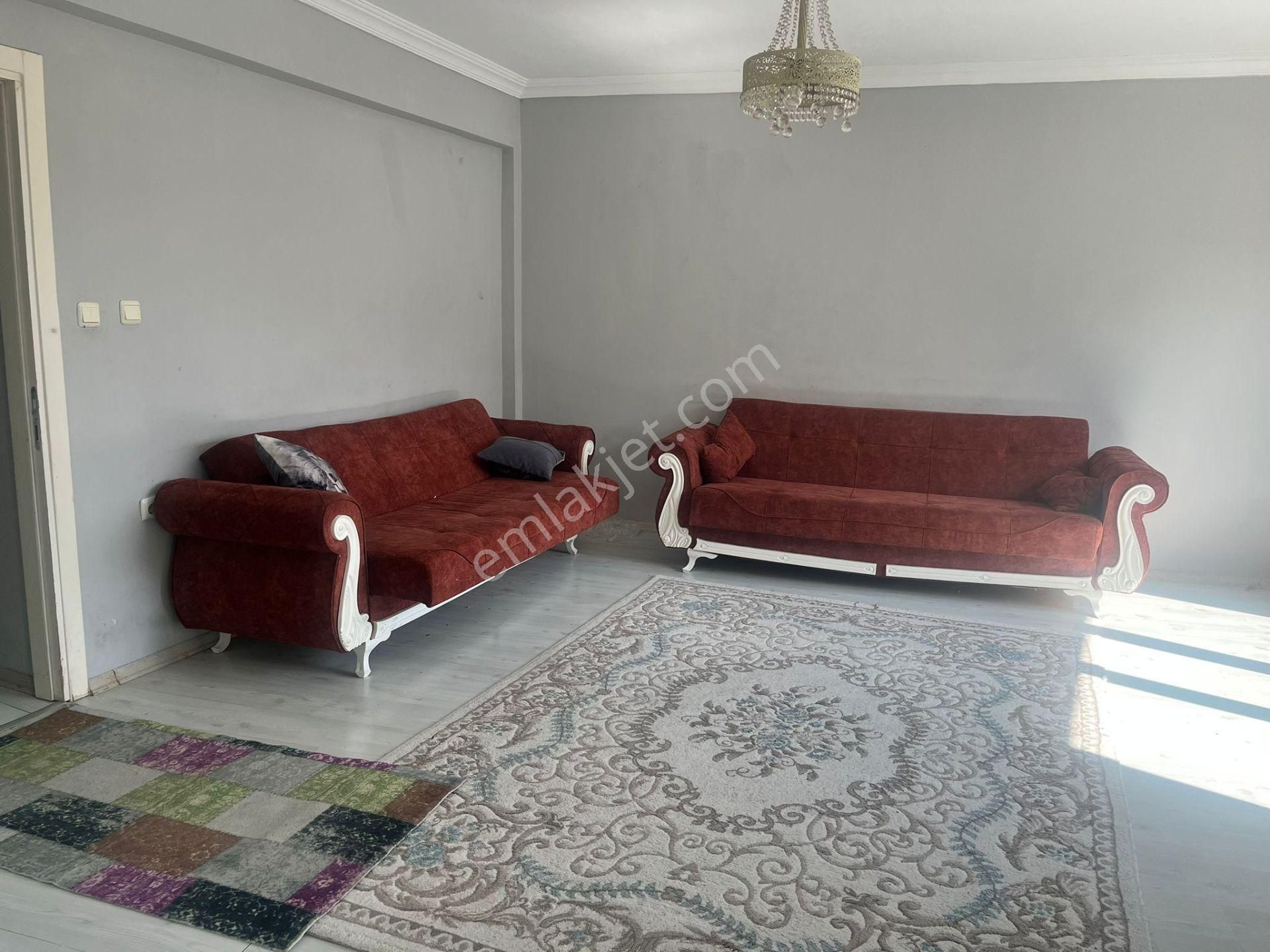 Remax Land Dan Belediye Ye Yakın Kiralık 2+2 Eşyalı Dublex Daire