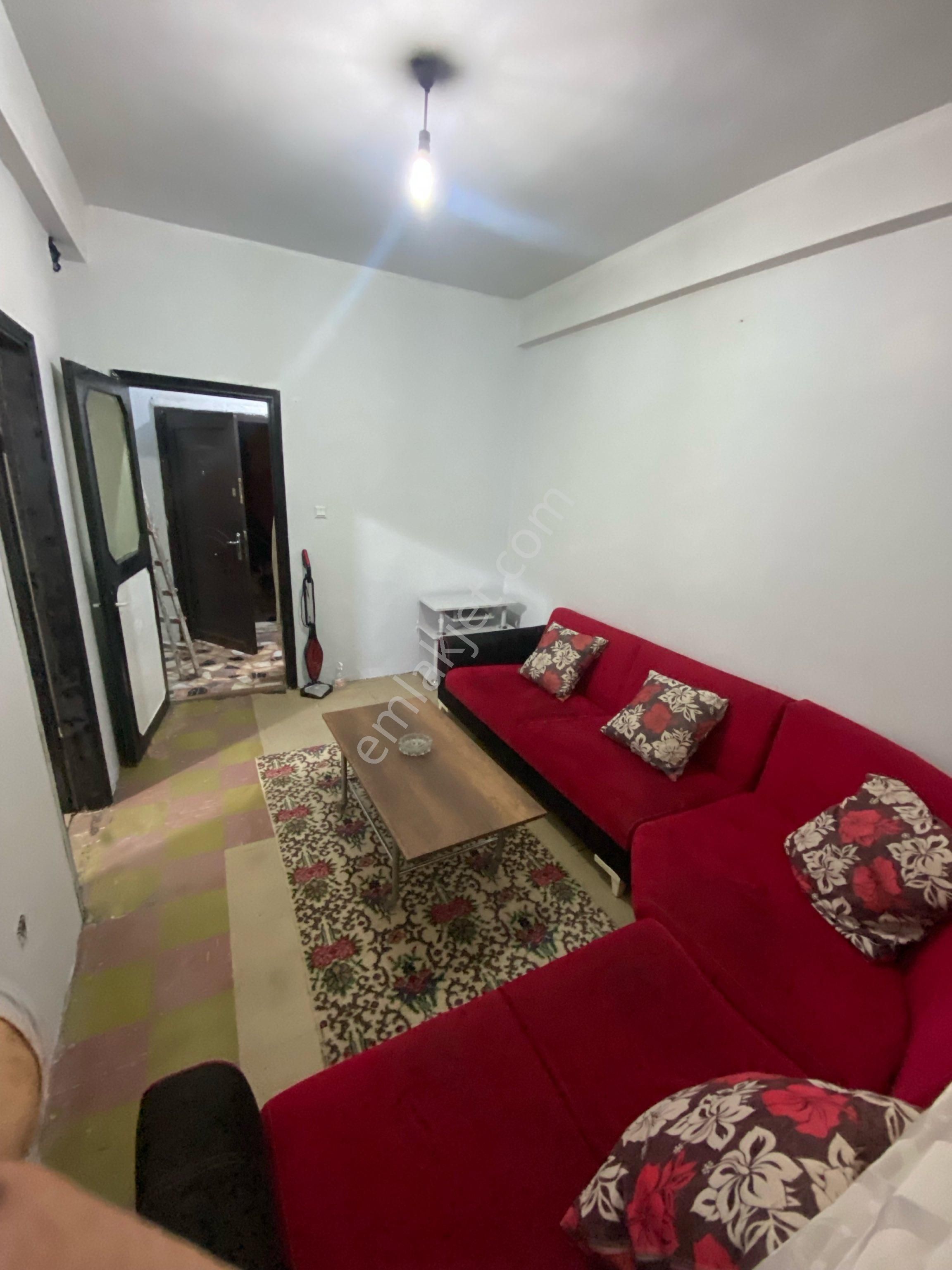 Sefaköy Merkezde Full Eşyalı Kiralık Daire