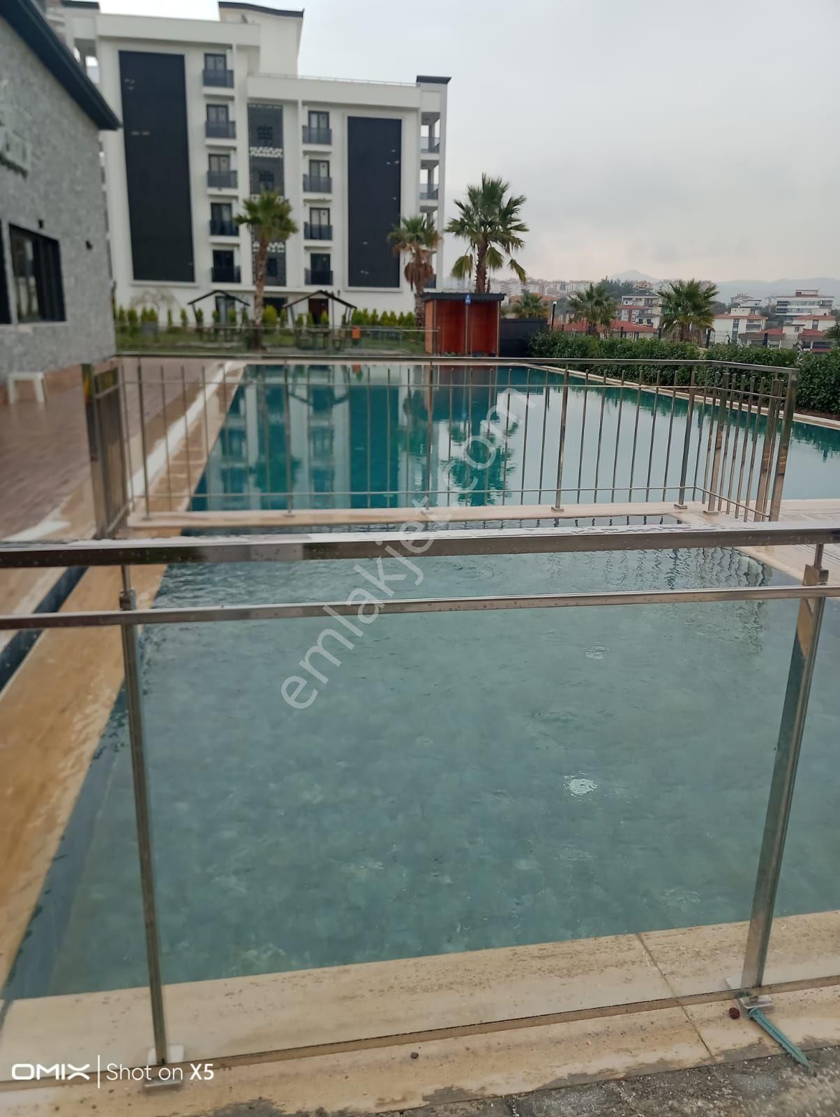 İzmir Torbalı Ayrancılar Da 2+1 Havuzlu Sitede Kiralık Daire