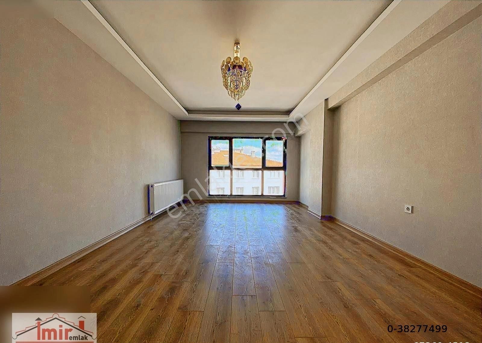İmir Emlak Ofisinden 3+1 120m2 3.kat Sıfır Asansörlü Daire