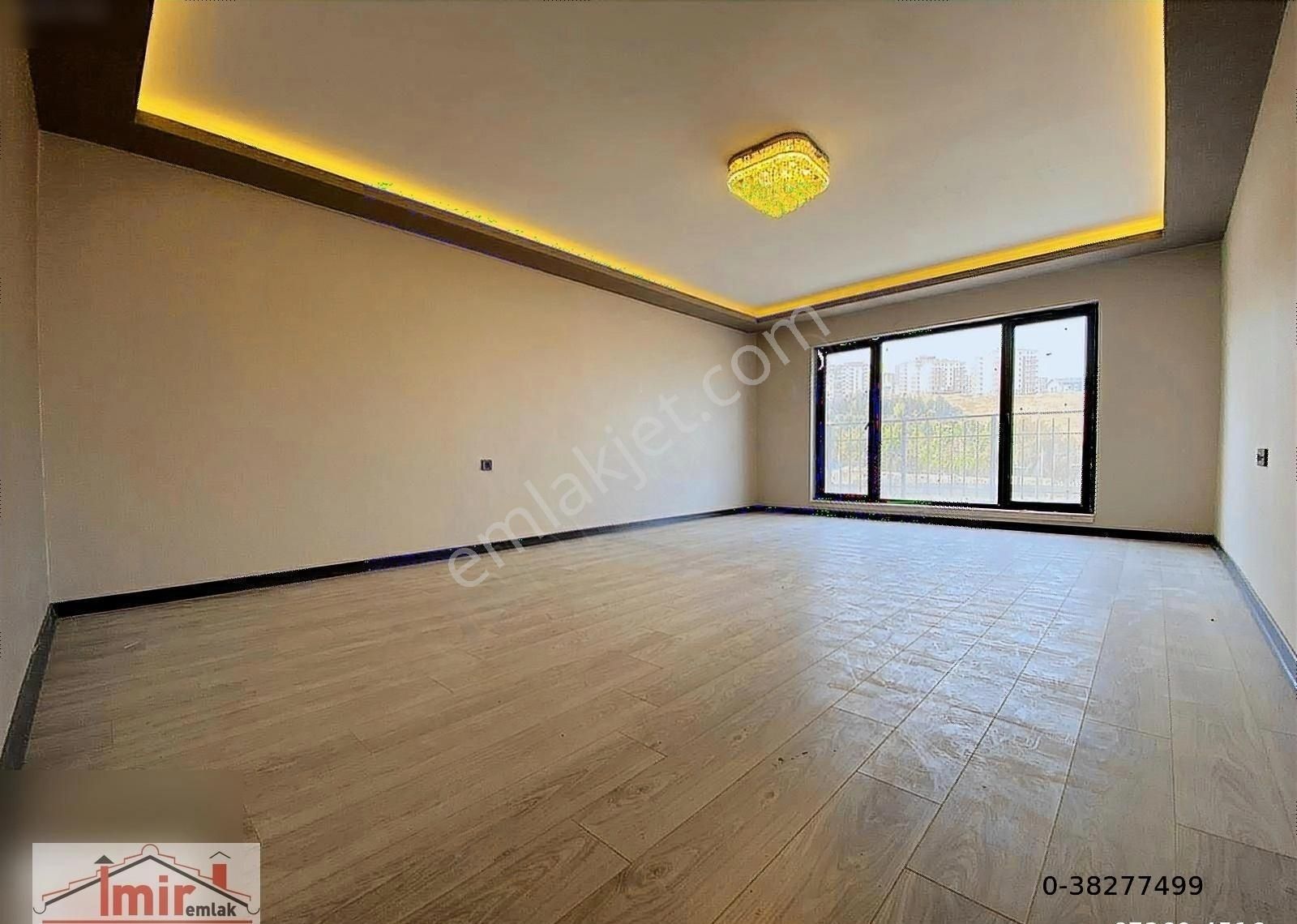 İmir Emlak'tan 4+1 190m2 Protokol Yol Yakınında Süper Daire