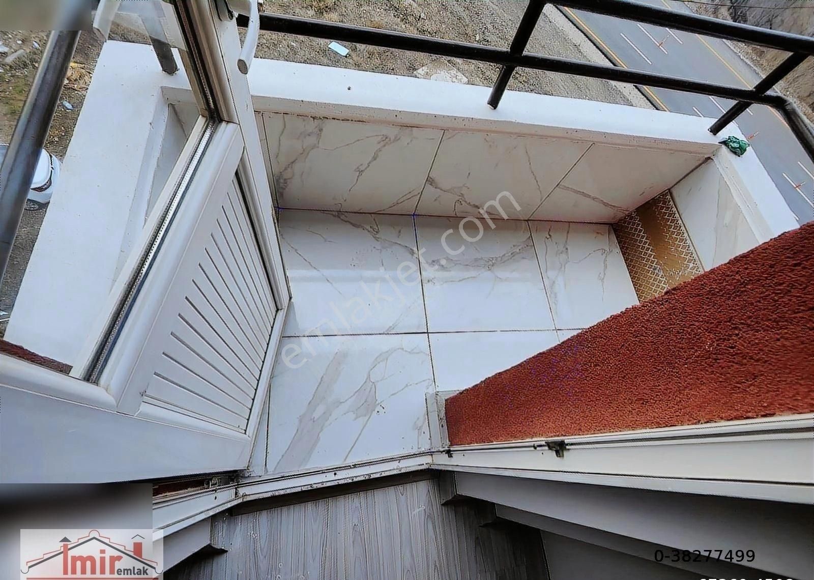 İmir Emlak Ofisinden 3+1 120m2 3.kat Devlet Hastanesi Yakını
