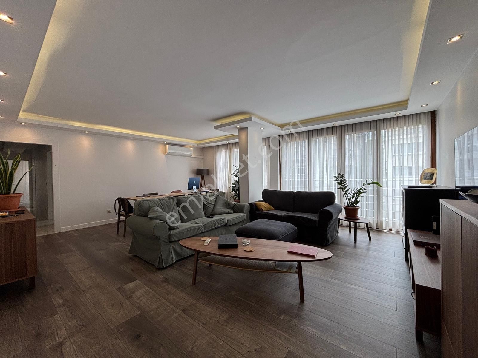 Alsancak Şair Eşrefte 3+1 140 M2 Mimari Tasarım Kiralık Daire!