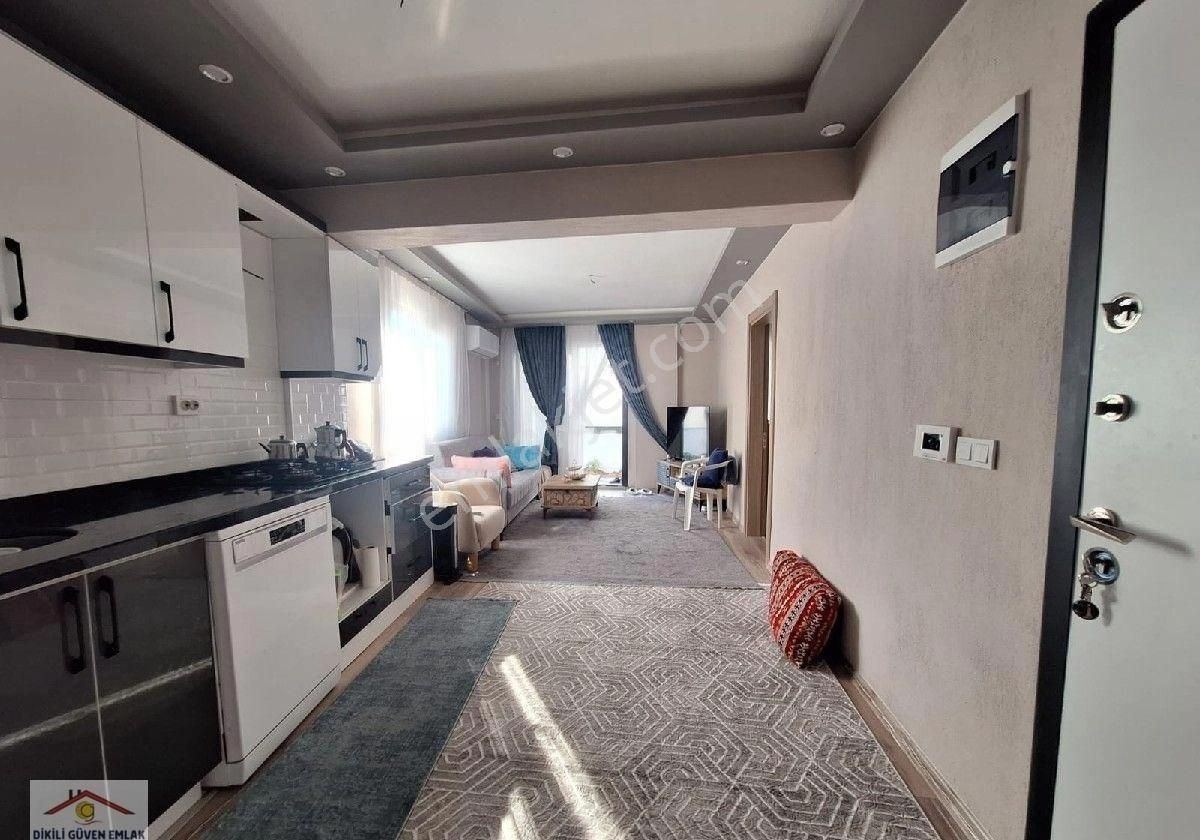 Salimbey Mahallesinde Bahçeli Zemin Kat 2+1 60 M2 Dikili Güven Emlaktan