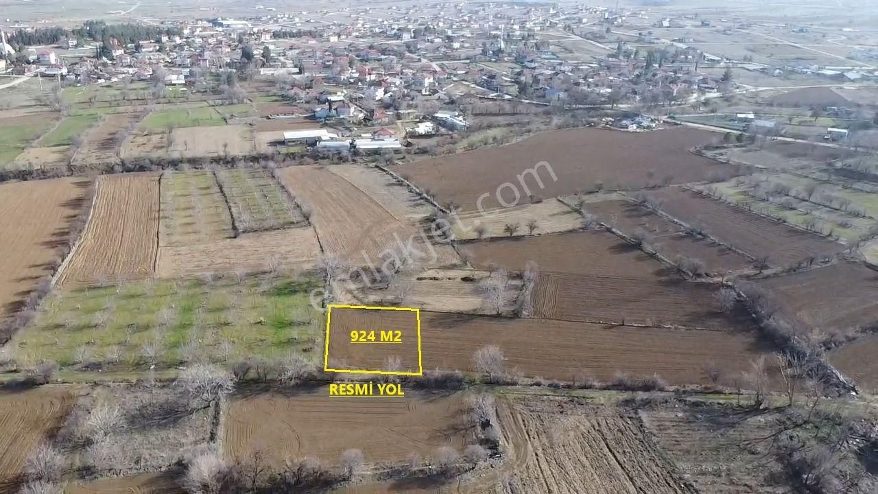 Antalya Korkuteli Bozova Mah. 924 M2 Tarla Resmi Yolu Var