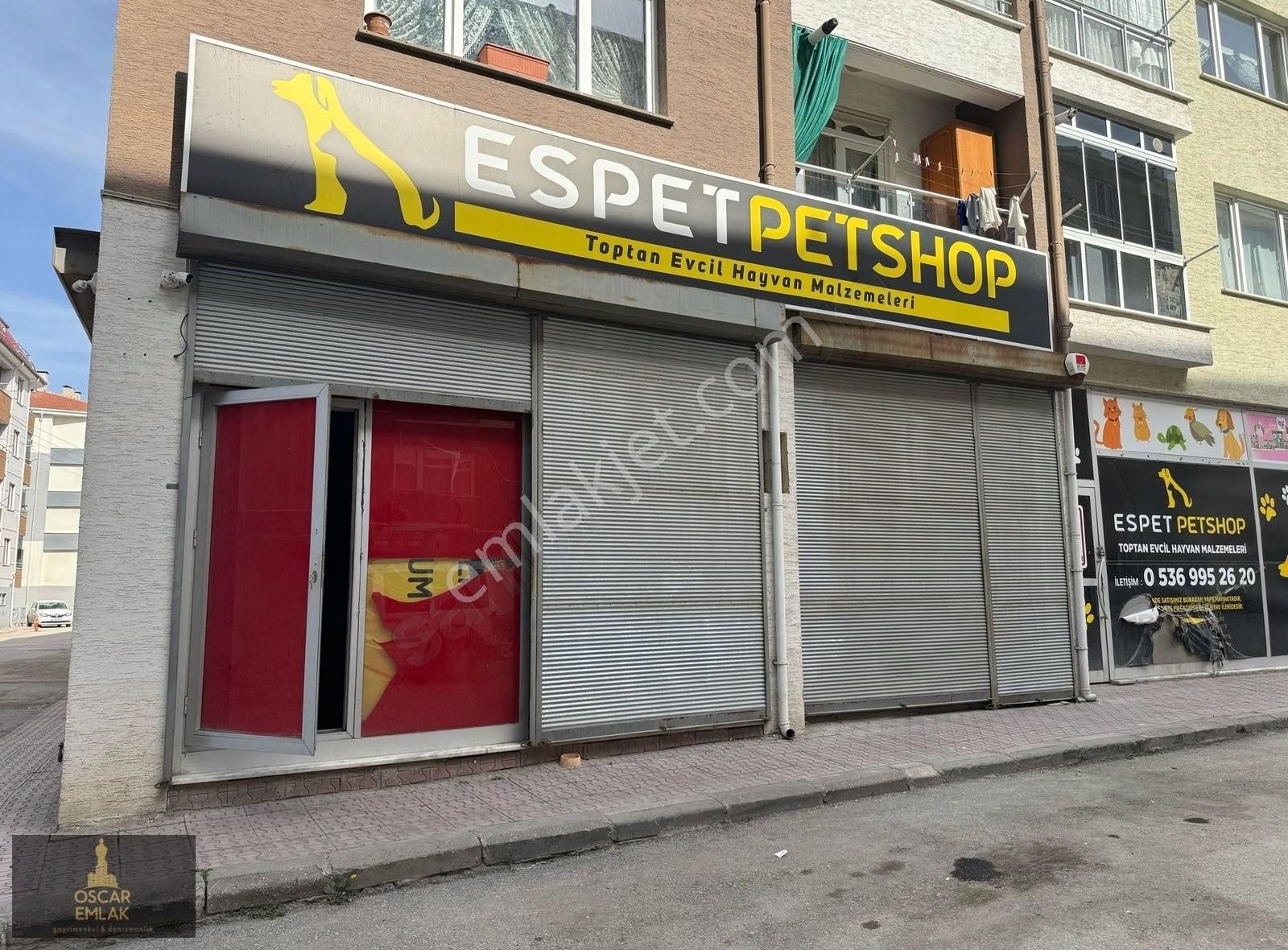 Oscar'dan Esenli Caddesi Yakını Köşe Cephesi Geniş Dükkan
