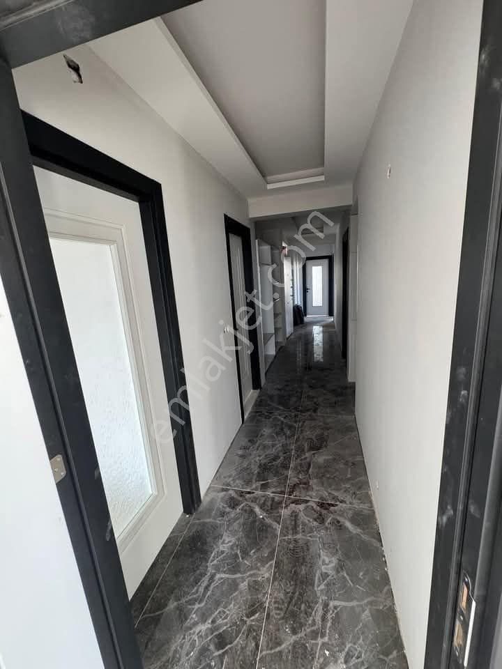 Aydın Nazilli Yeşil Mahallede 3+1 Özel İşçilik Açık-kapalı Otoparklı Doğalgazlı Satılık Daire