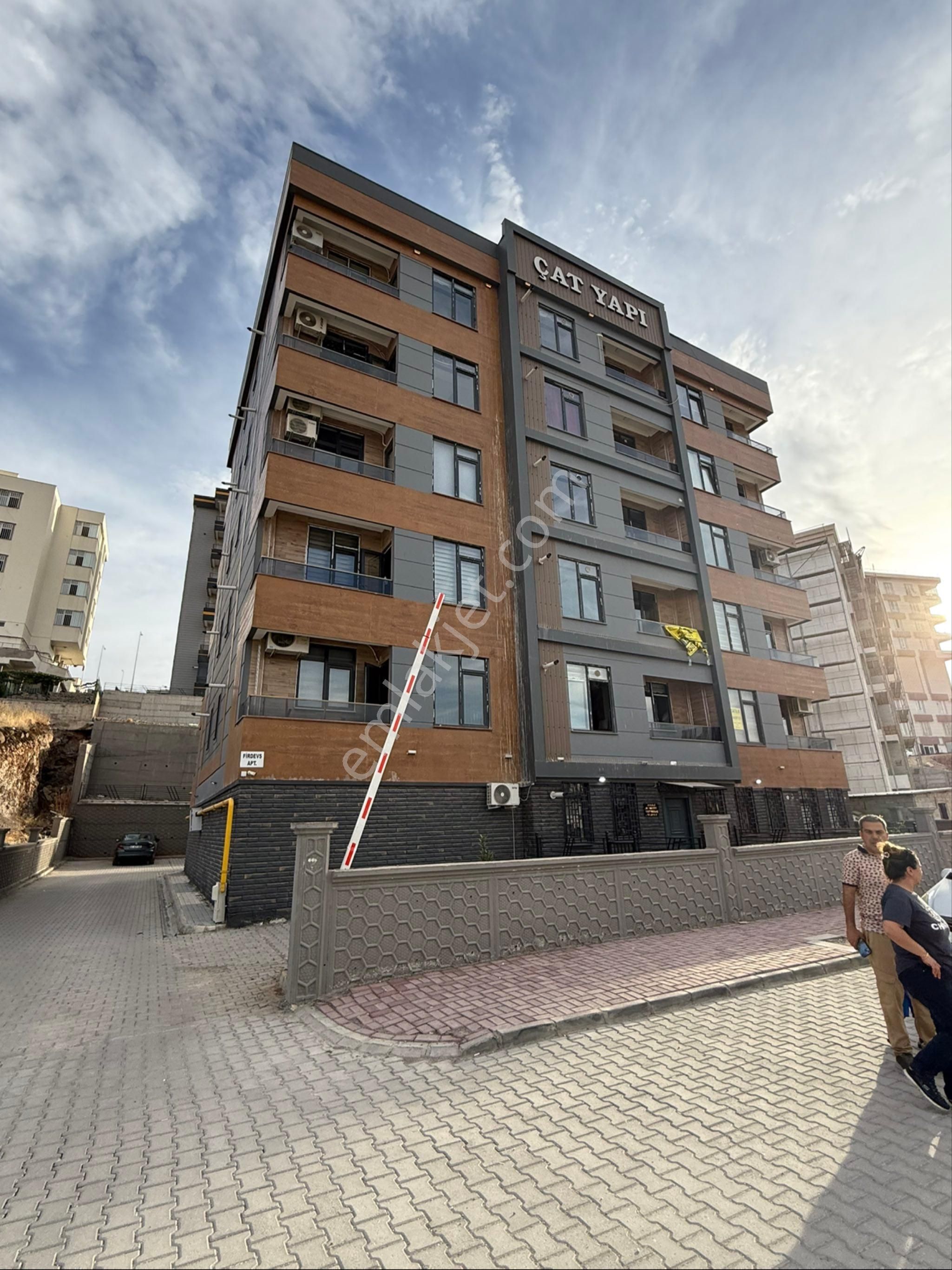 Jettir Emlak’tan Satılık-acilde- 2+0 Lüxs Daire 1 Kat