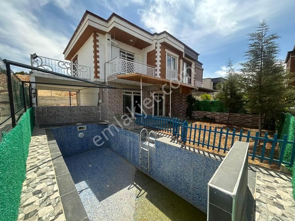 Repa Gayrimenkul Körkün'de 3+1 Site İçi Bireysel Havuzlu Villa