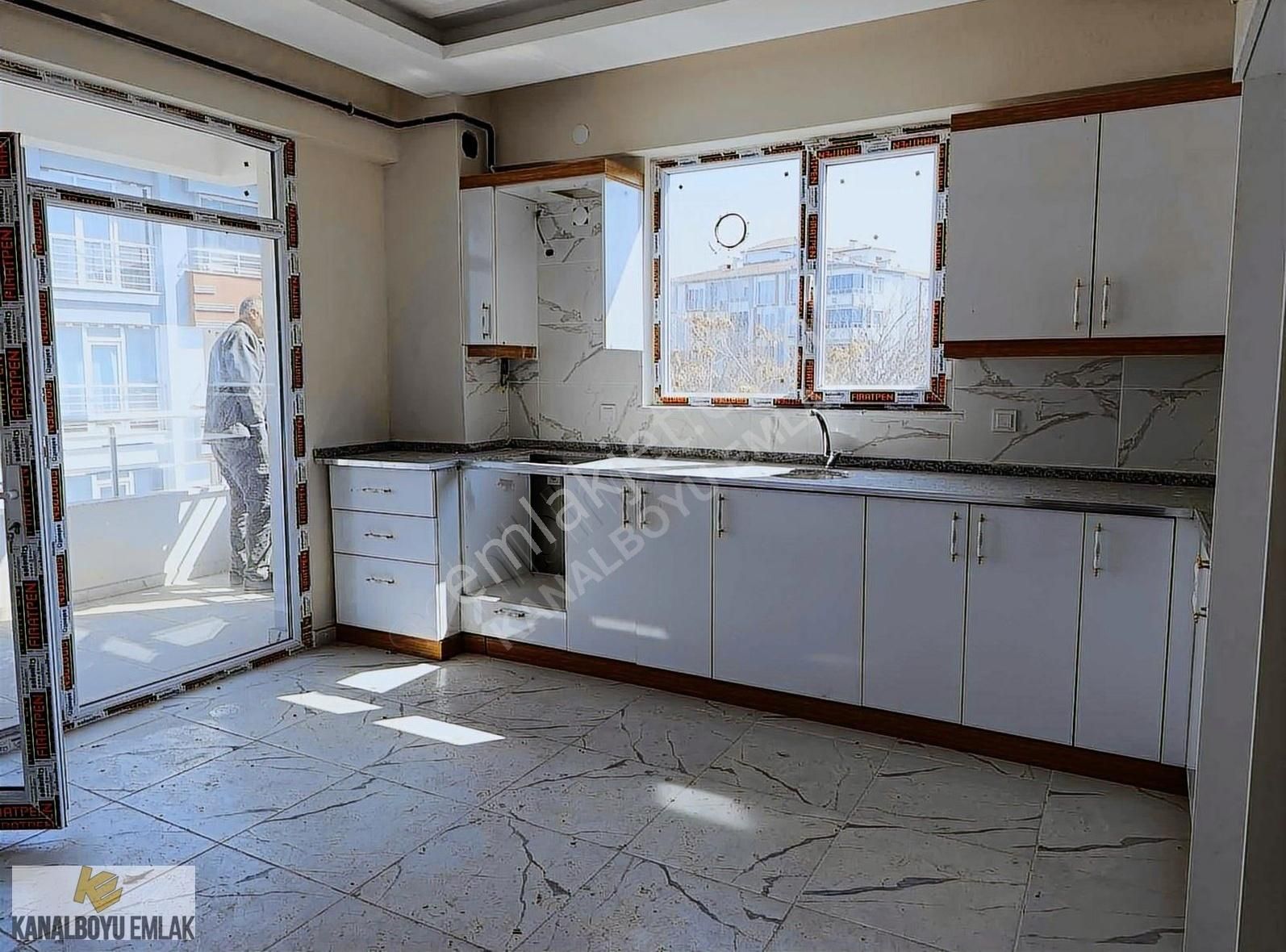 Kanalboyu Emlaktan Hidayetmahallesinde 3+1sıfır Satılık Daireler