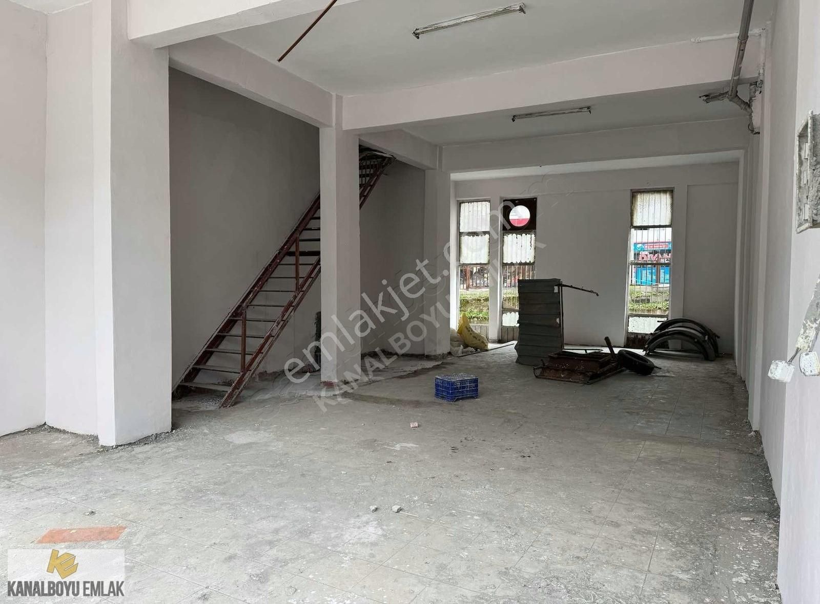 Kanalboyu Emlak'tan Gıda Toptancılar Sitesinde Kiralık Dükkan