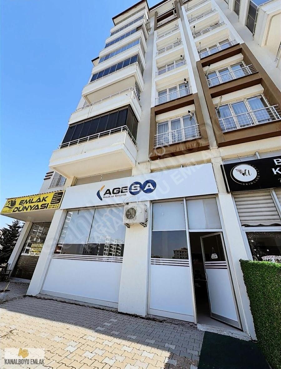Kanalboyu Emlak'tan Güngör Caddesi Civarı 100 M2 Satılık Dükkan