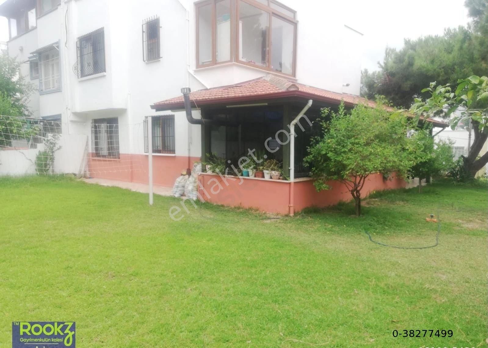 Çamlıkevler'de 333 M2 Arsa İçerisinde Satılık Müstakil Ev