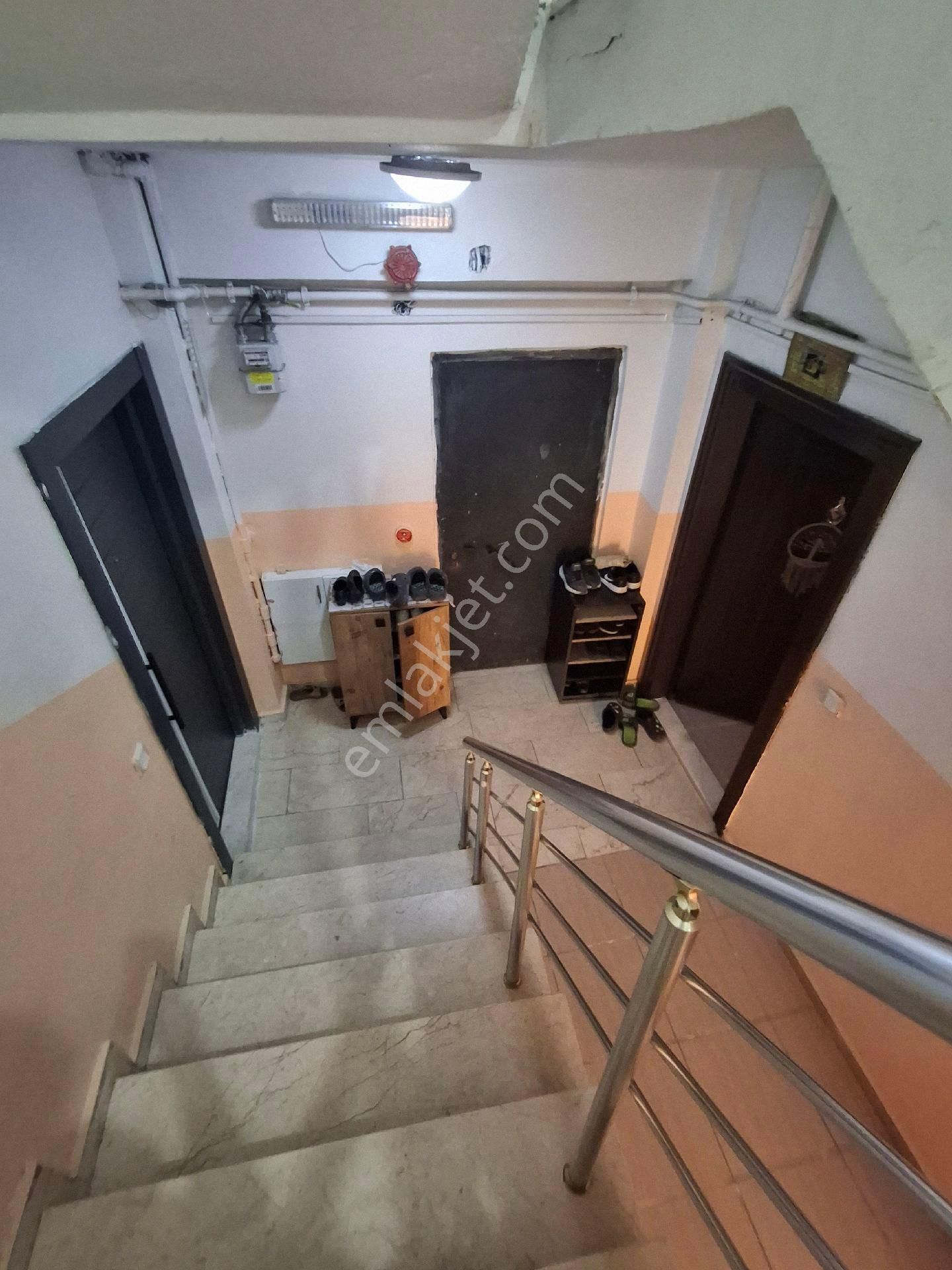 Savaş Emlak'tan Satılık 1+1 Daire 90 Metre Krediye Uygun