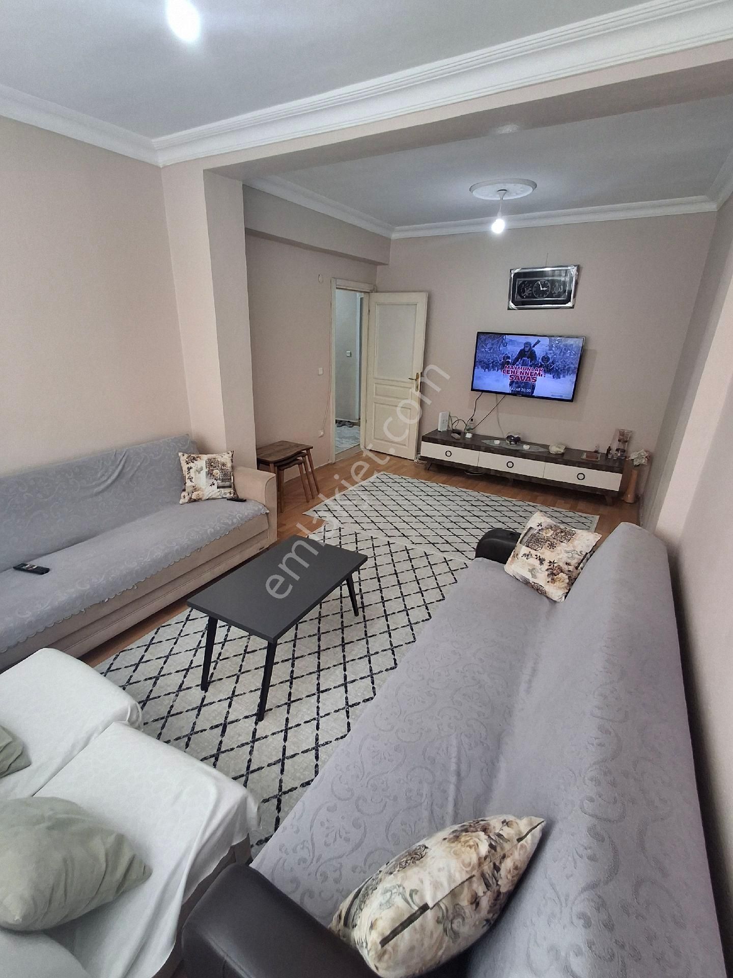 Savaş Emlak'tan Satılık 1+1 Daire 90 Metre Krediye Uygun