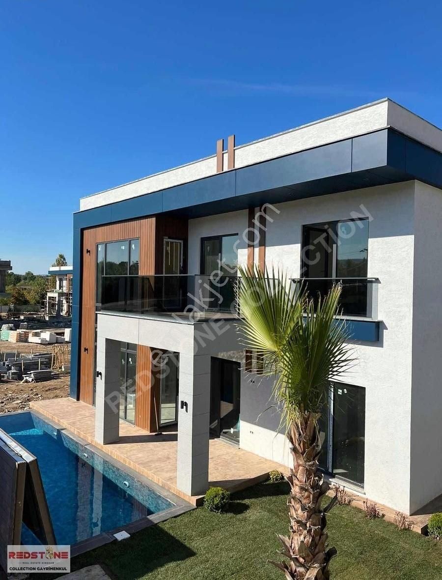 Başiskele İmza Bahçecik 5+1 Müstakil Satılık Villa