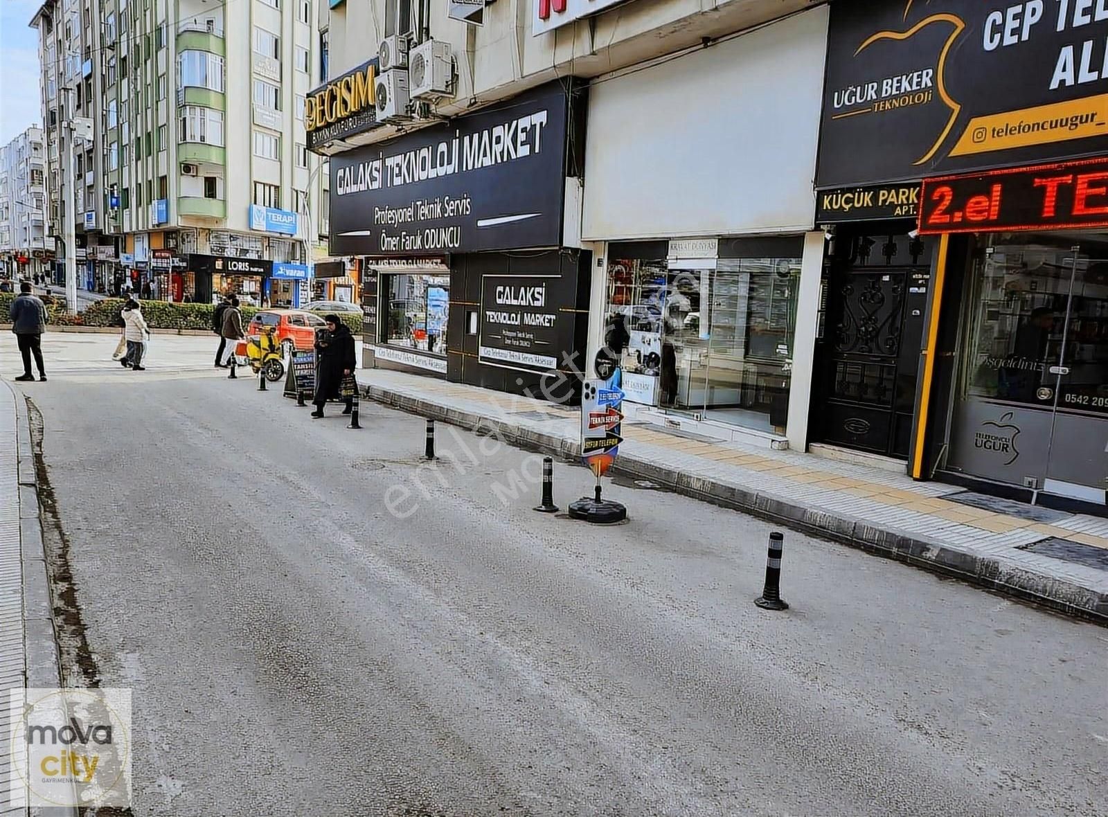 Albayrak Caddesi 15 M2 Asma Katlı Satılık Dükkan