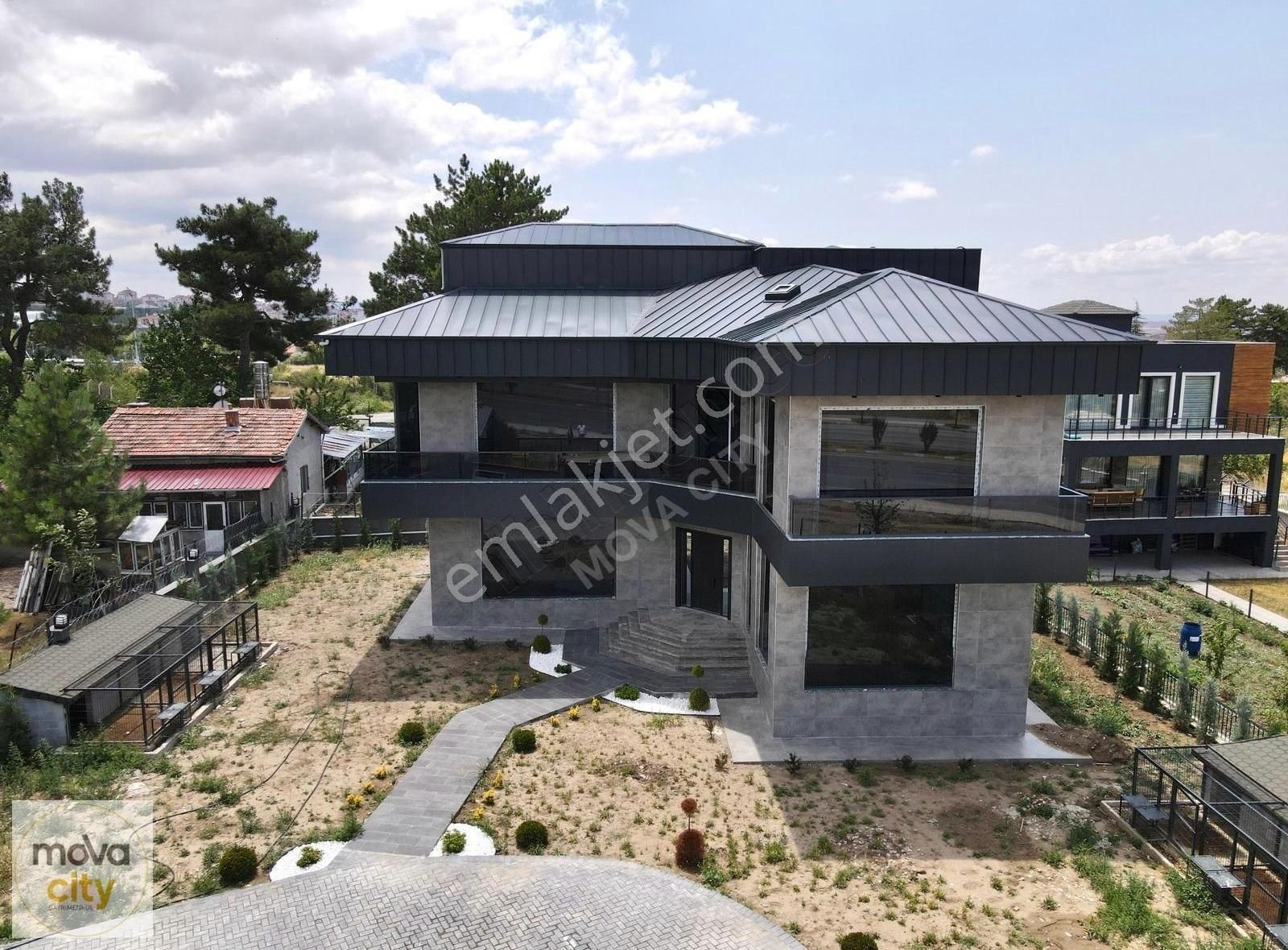 Karakeçili Mh. Samsun Yolu Cepheli Satılık Lüks Villa