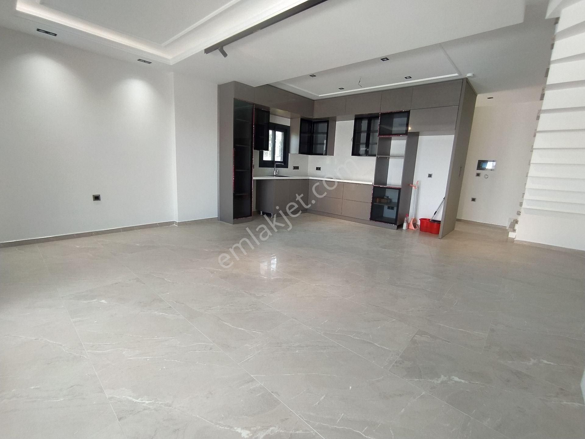 Kuşadası Güzelçamlıda Çok Özel Bir Yaşam 4+1 Bağımsız Müstakil