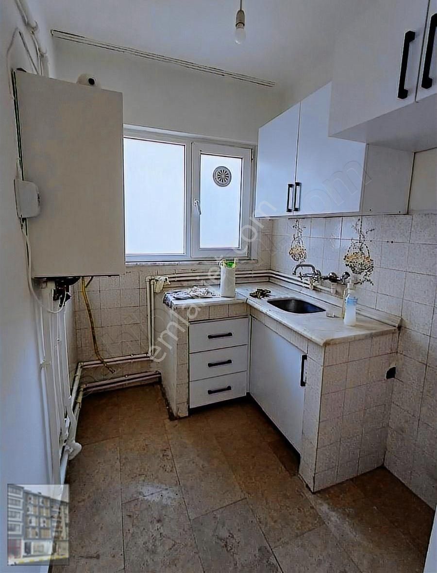 Kuşdili Caddesi Üzerinde 5.kat Masrafsız Kombili - Görsel 8