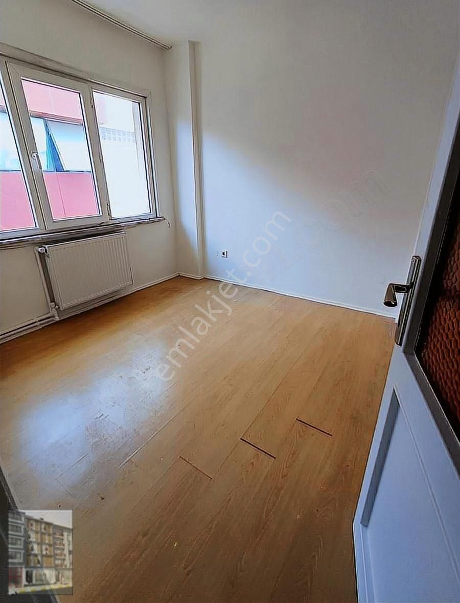 Kuşdili Caddesi Üzerinde 5.kat Masrafsız Kombili - Görsel 3