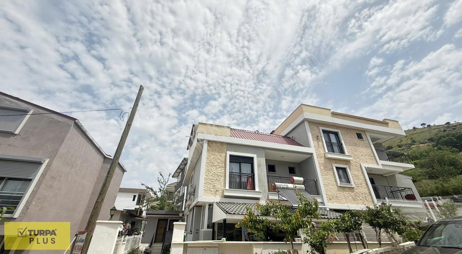 Güzelbahçe Kolejler Bölgesi'nde 130 M² 3+1 Satılık Villa