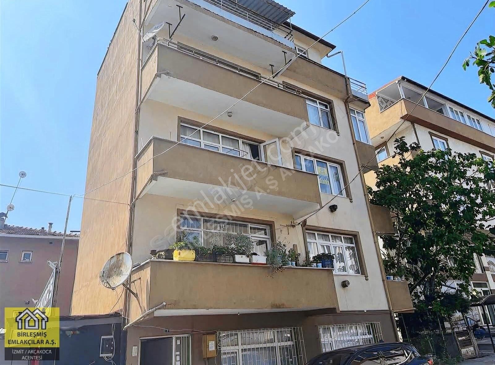 Körfez Kuzey Mahallesi 2+1 110 M2 Arakat Satılık Daire