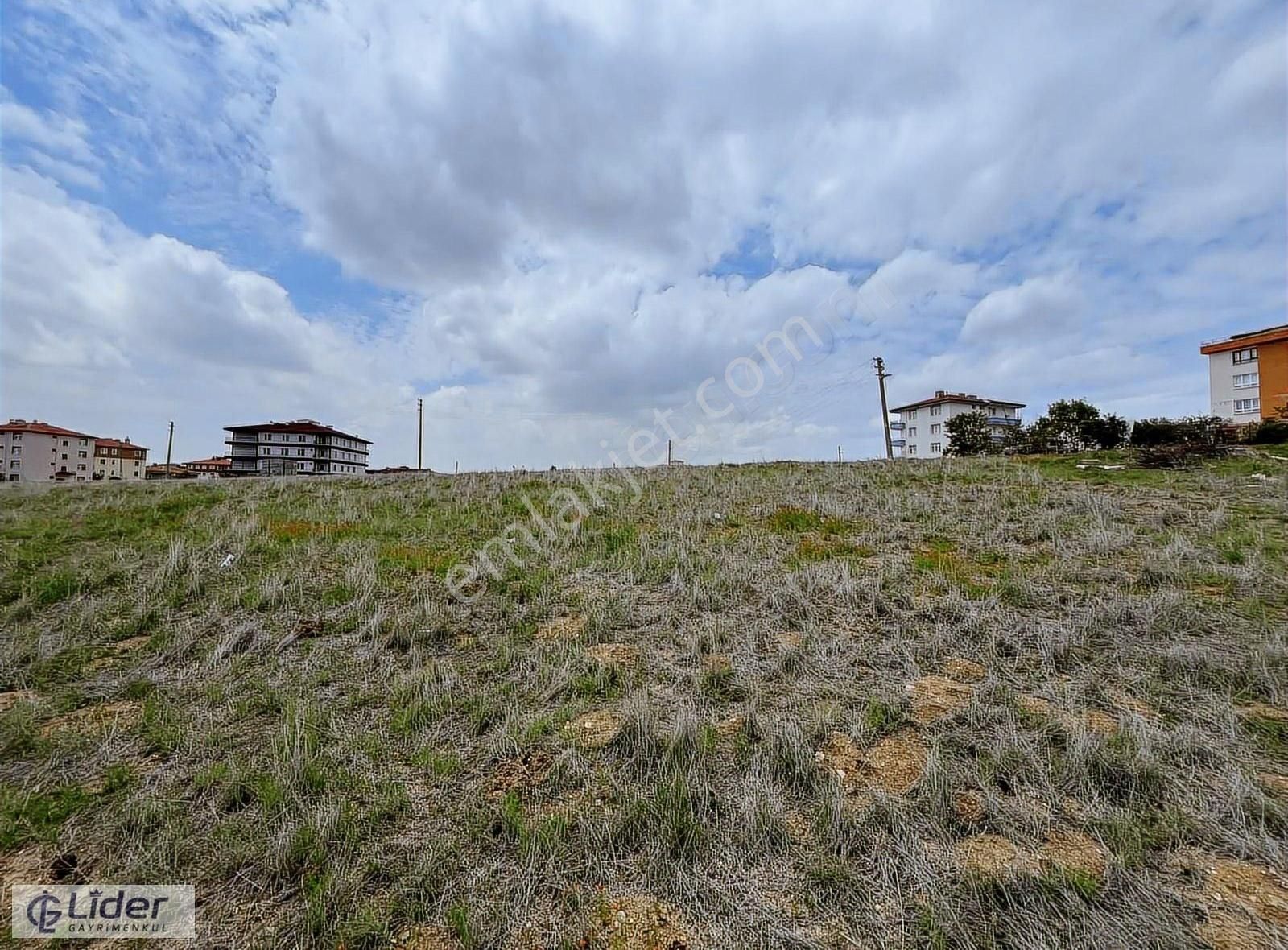 Akyurt Yeşiltepe Mah 560m2 4 Katlı Tek Tapu Konut İmarlı Arsa