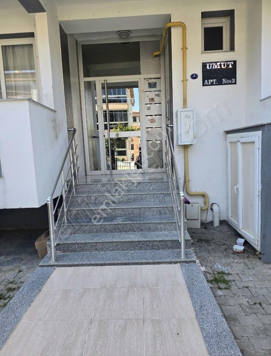 Tire Arslan Emlaktan Hastane Yakını Arakat Kiralık Daire