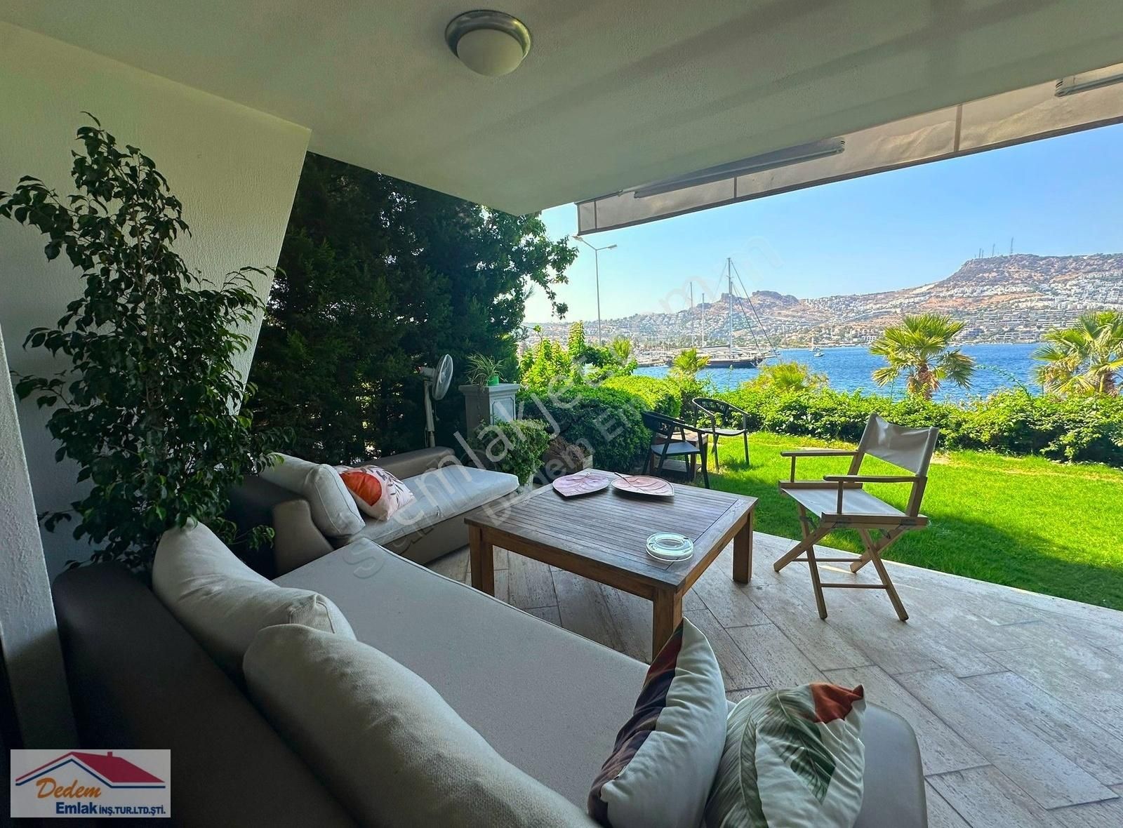 Gündoğan Koyunda Deniz Sıfır Site İçinde Bahçeli Villa Satılık