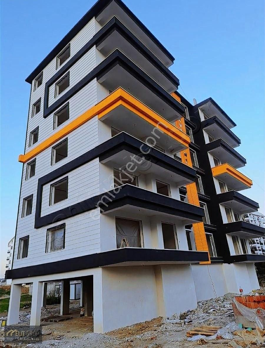 Eminceler De Harika Konumda Geniş 3+1 Çift Balkonlu - Görsel 3