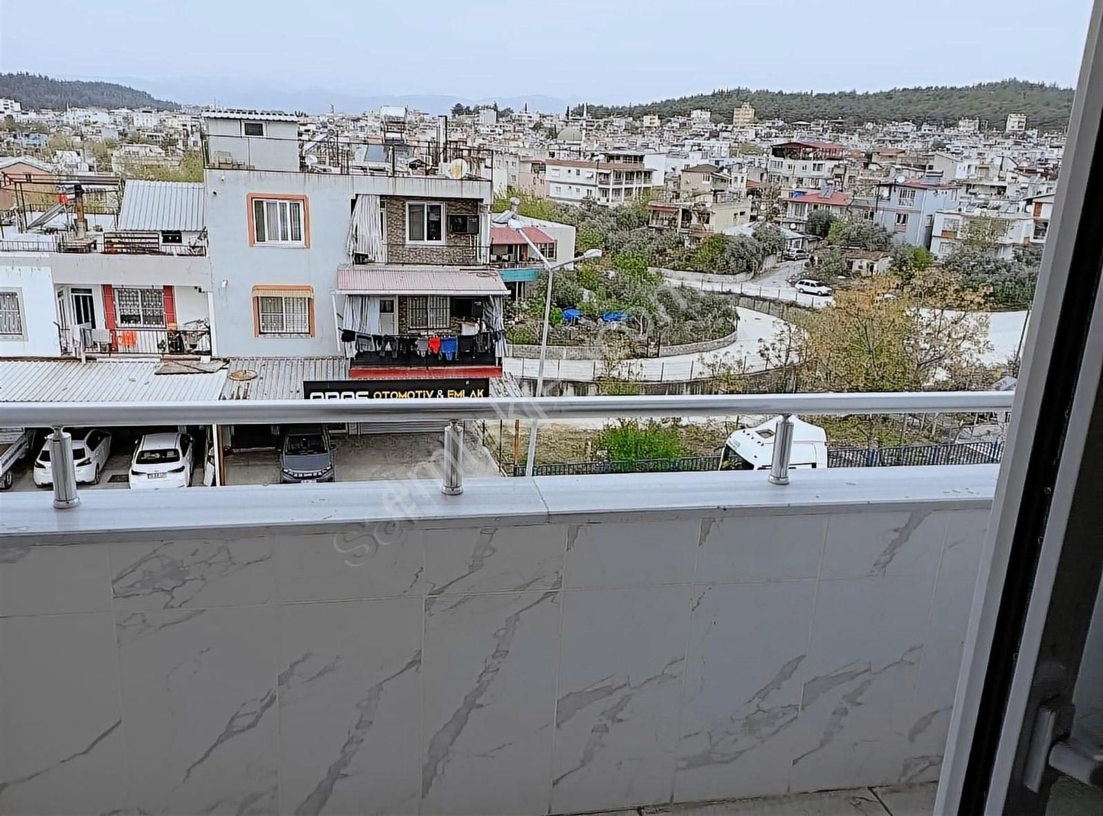 Gök Emlaktan Kadirli Merkezde Kiralık 1+1